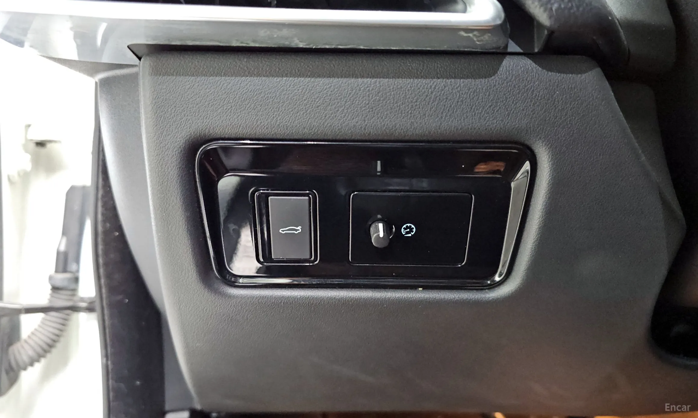 Jaguar XE превью 14