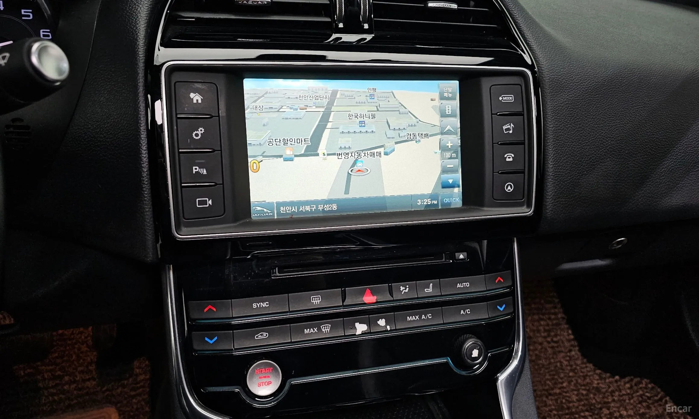 Jaguar XE превью 17