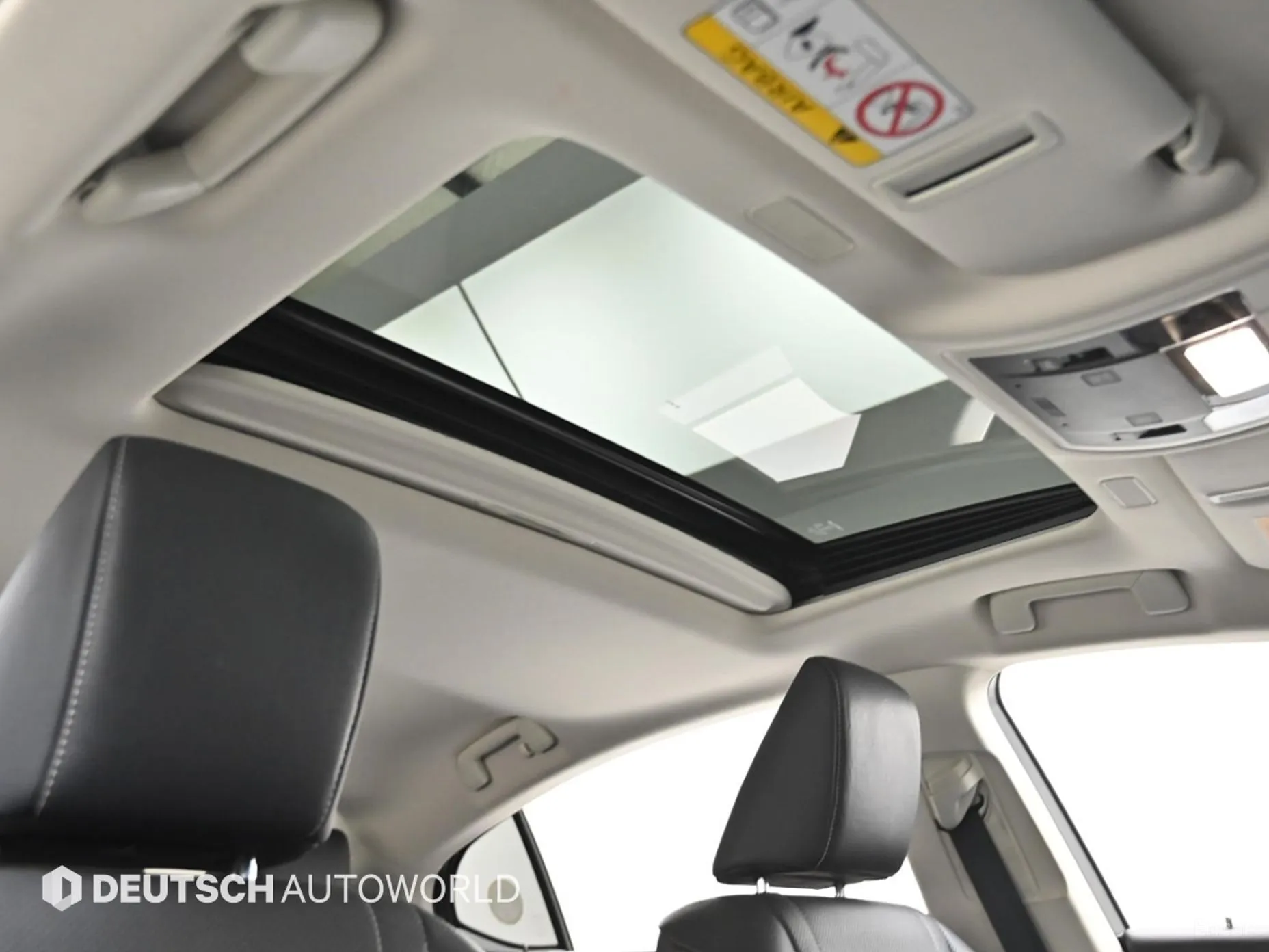 Lexus ES300h 7th Generation превью 18