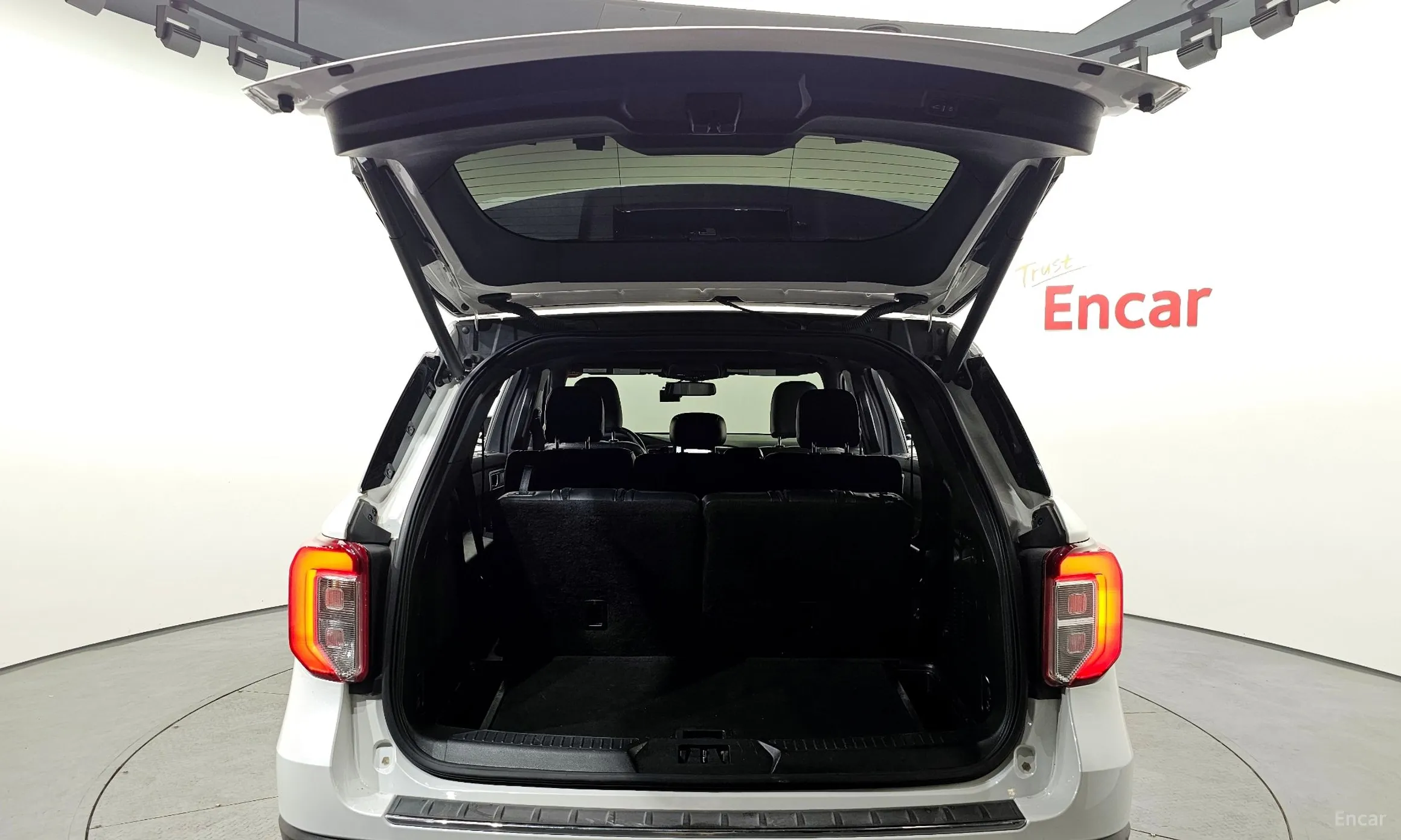 Ford Explorer 6th Generation превью 20