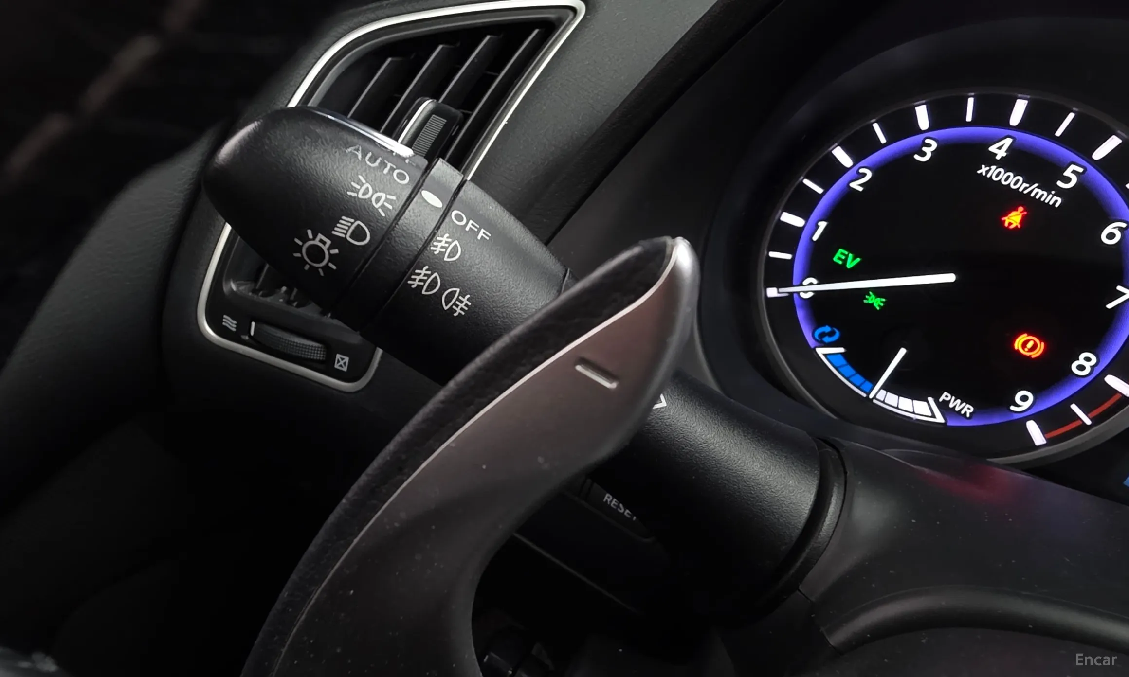Infiniti Q50 превью 19