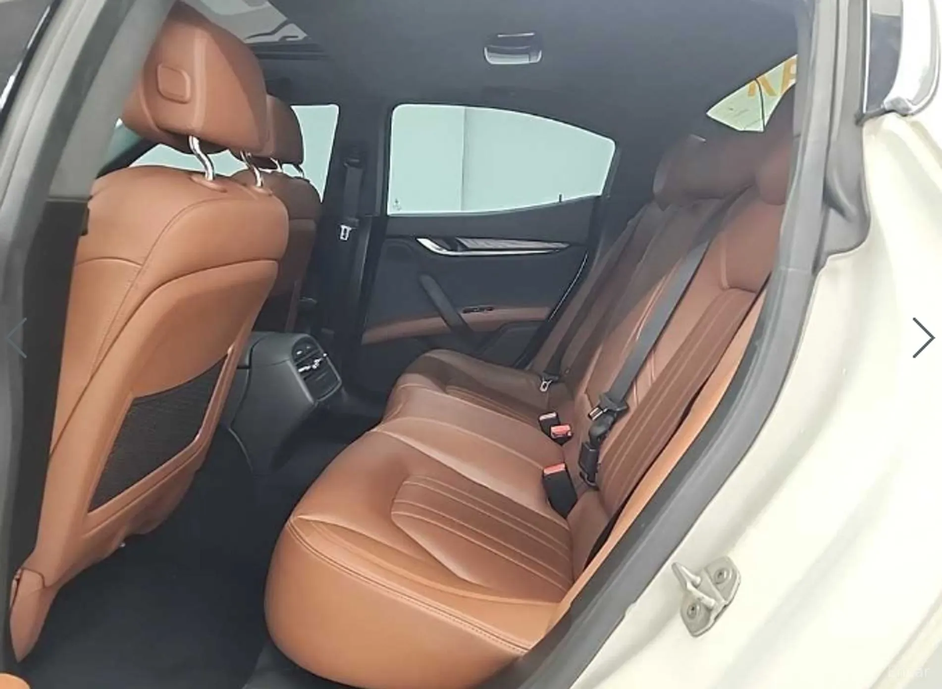 Maserati Ghibli превью 12