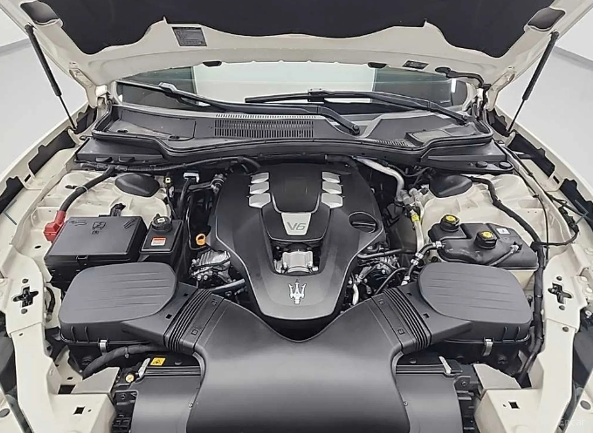 Maserati Ghibli превью 5