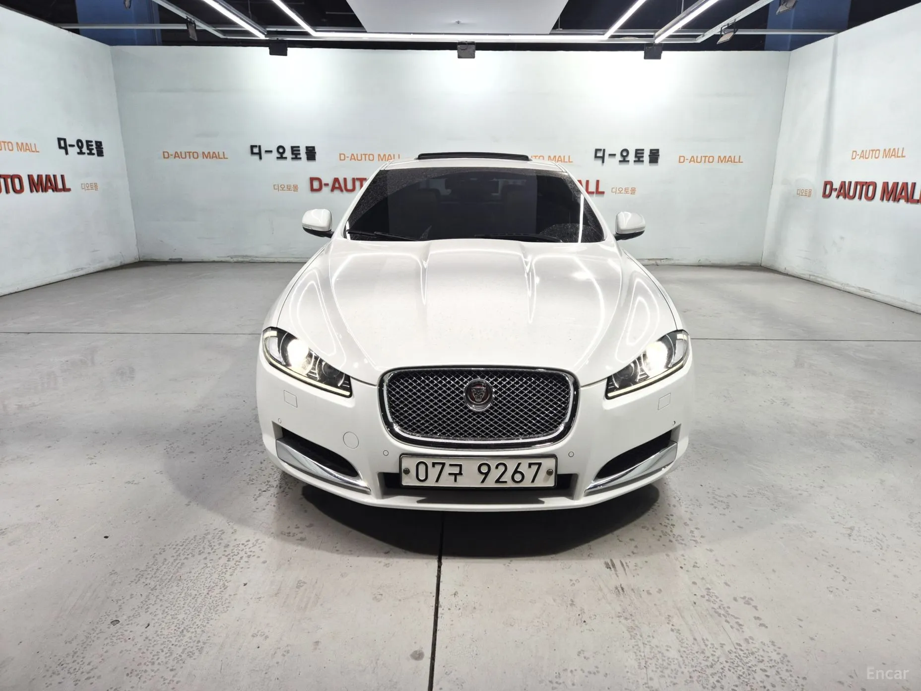 Jaguar New XF превью 3