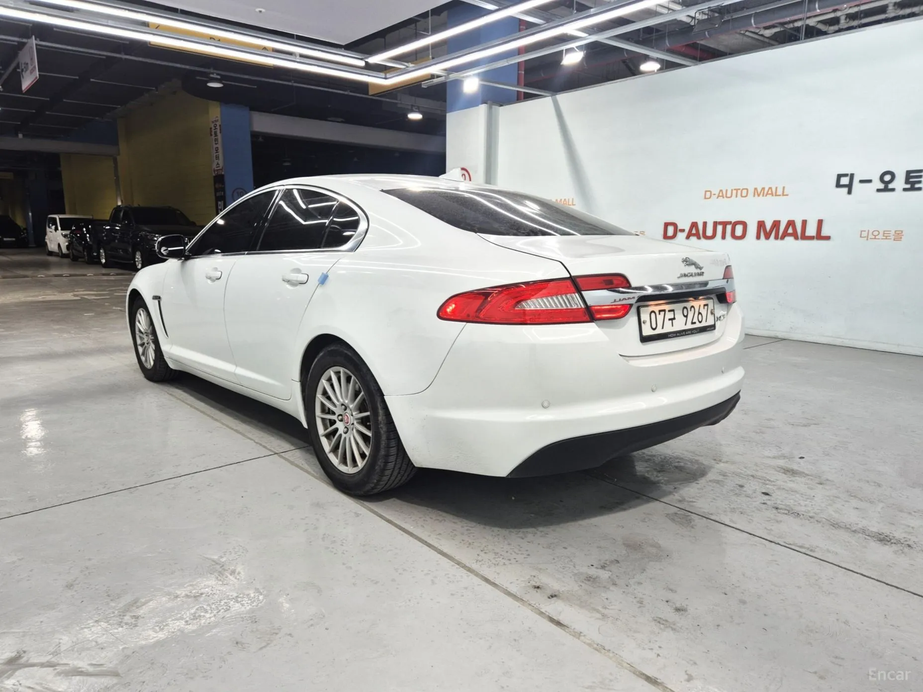 Jaguar New XF превью 8