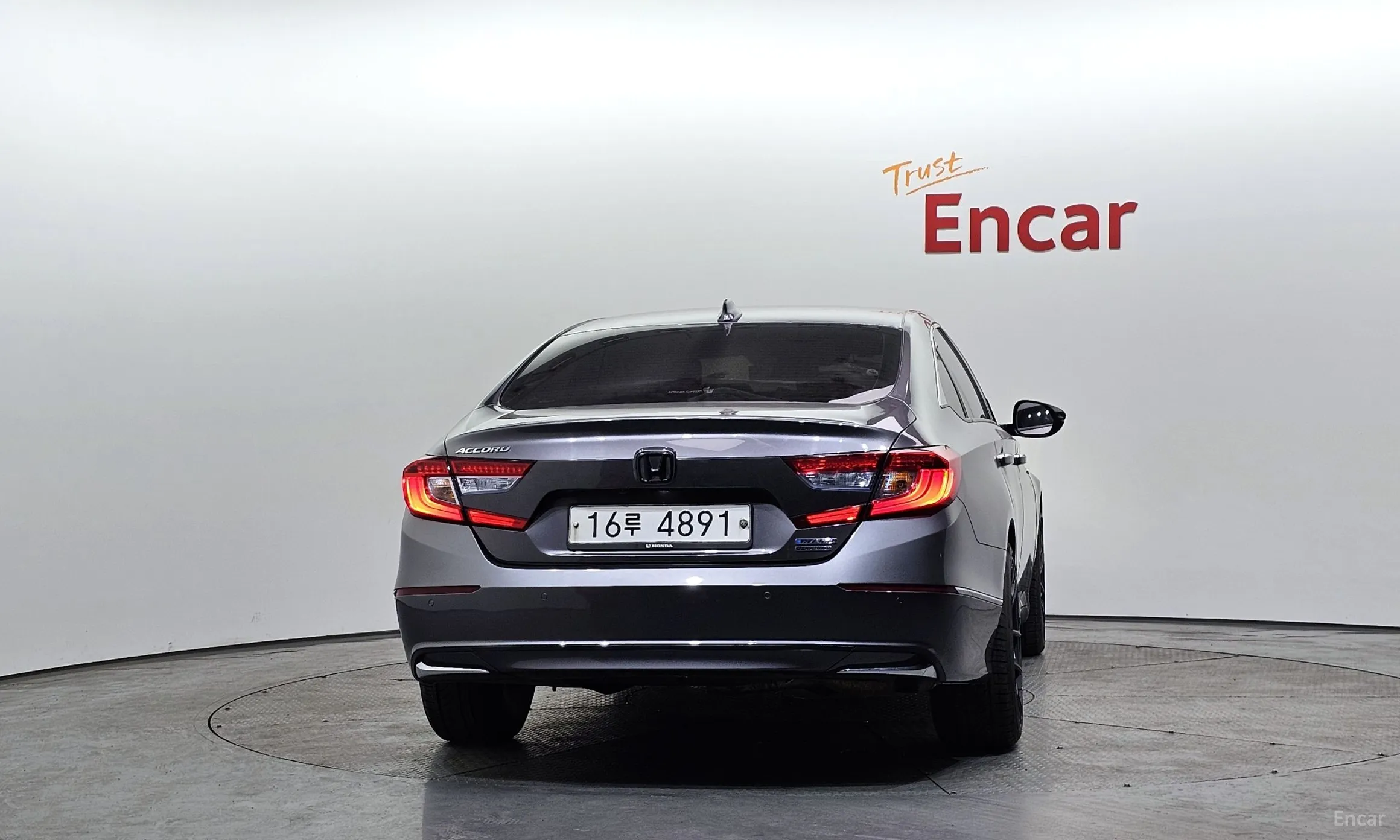 Honda Accord 10th Generation превью 4