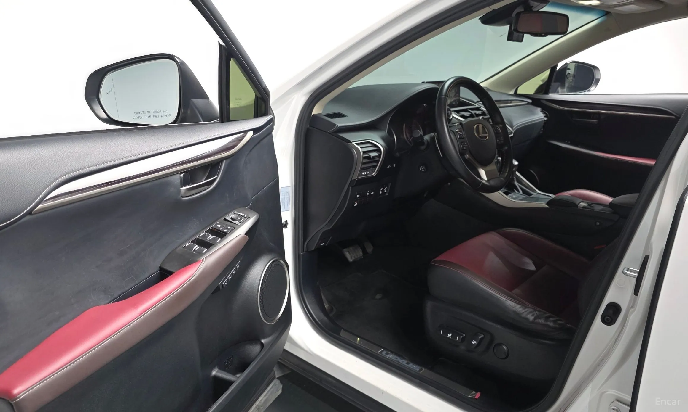 Lexus NX300h превью 11