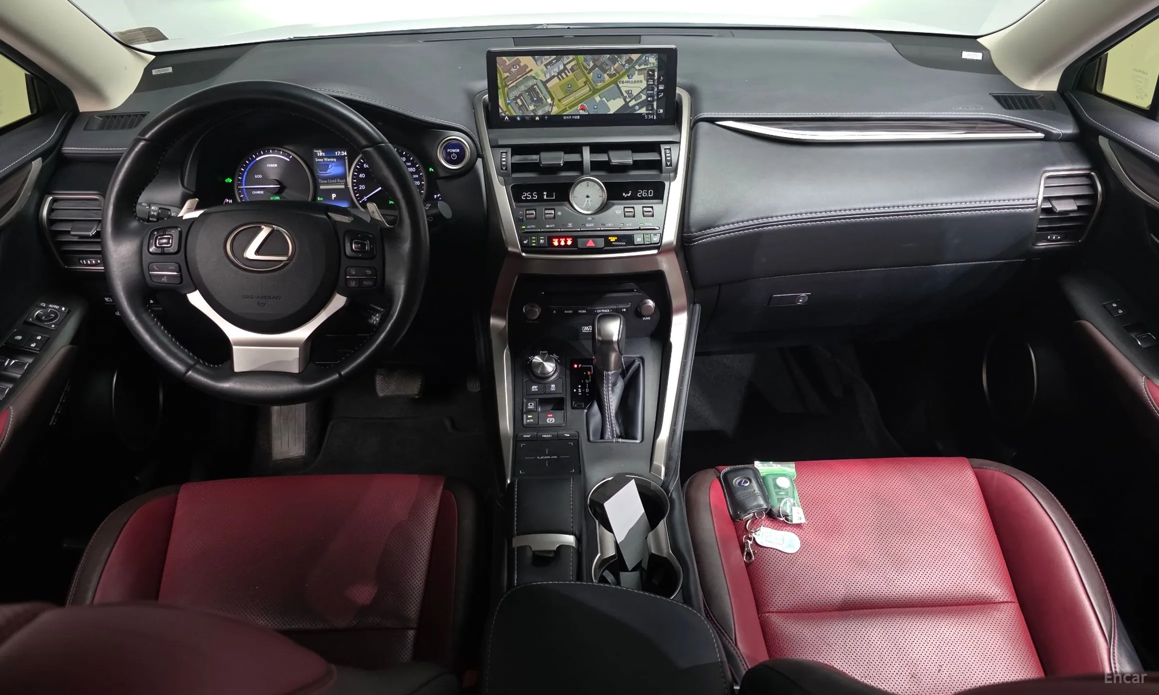 Lexus NX300h превью 7