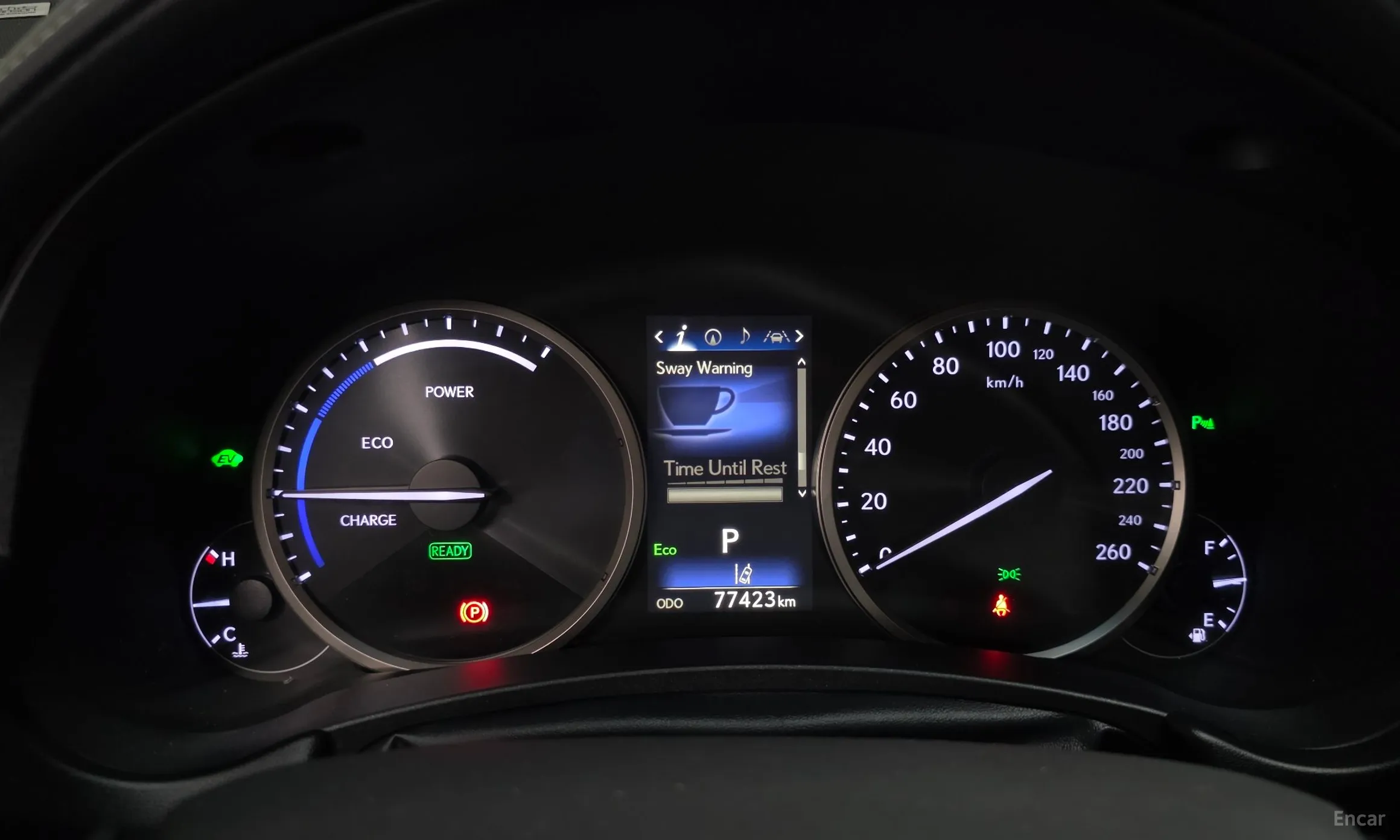 Lexus NX300h превью 8