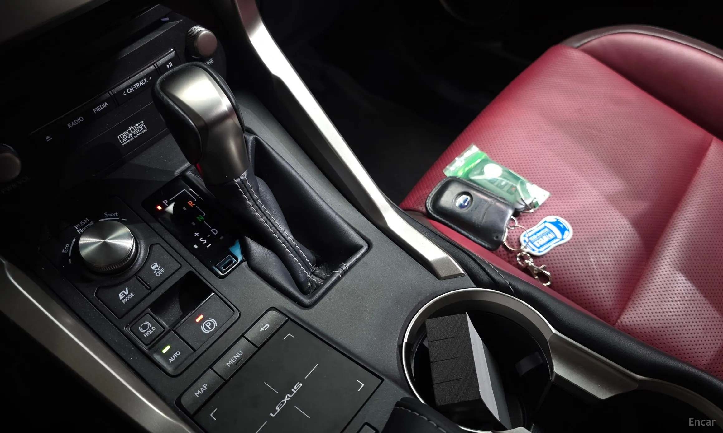 Lexus NX300h превью 9