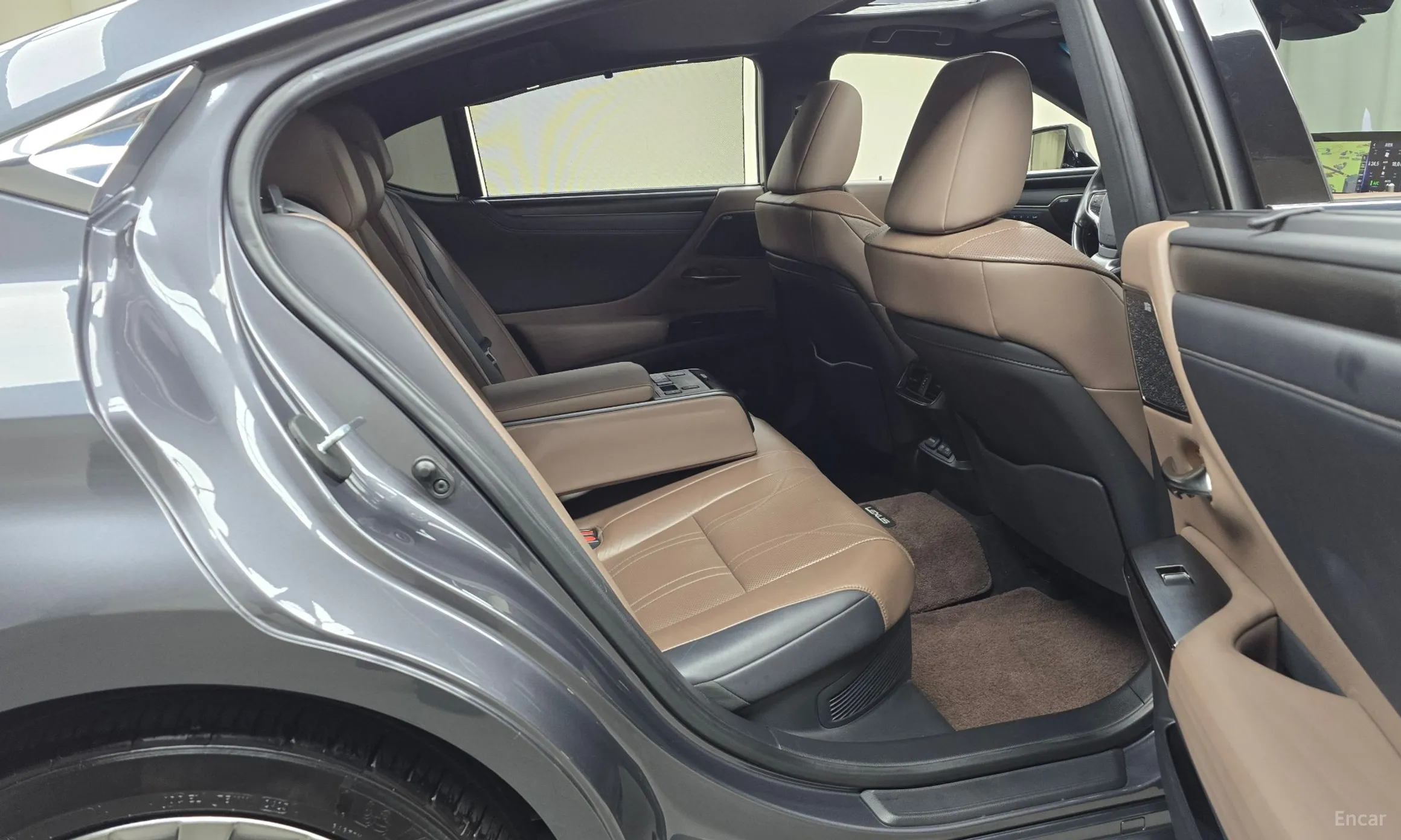Lexus ES300h 7th Generation превью 12