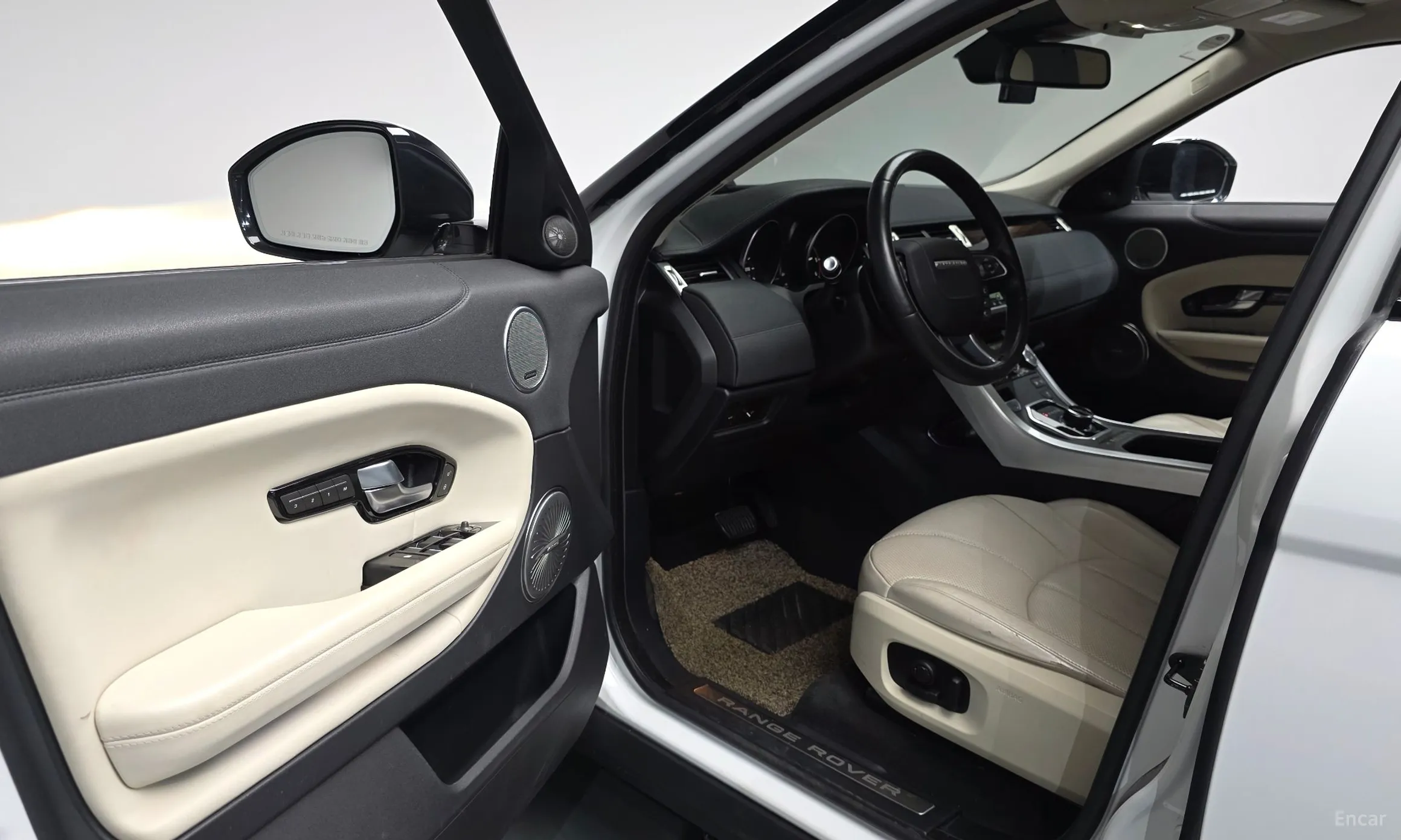 Land Rover Range Rover Evoque превью 11