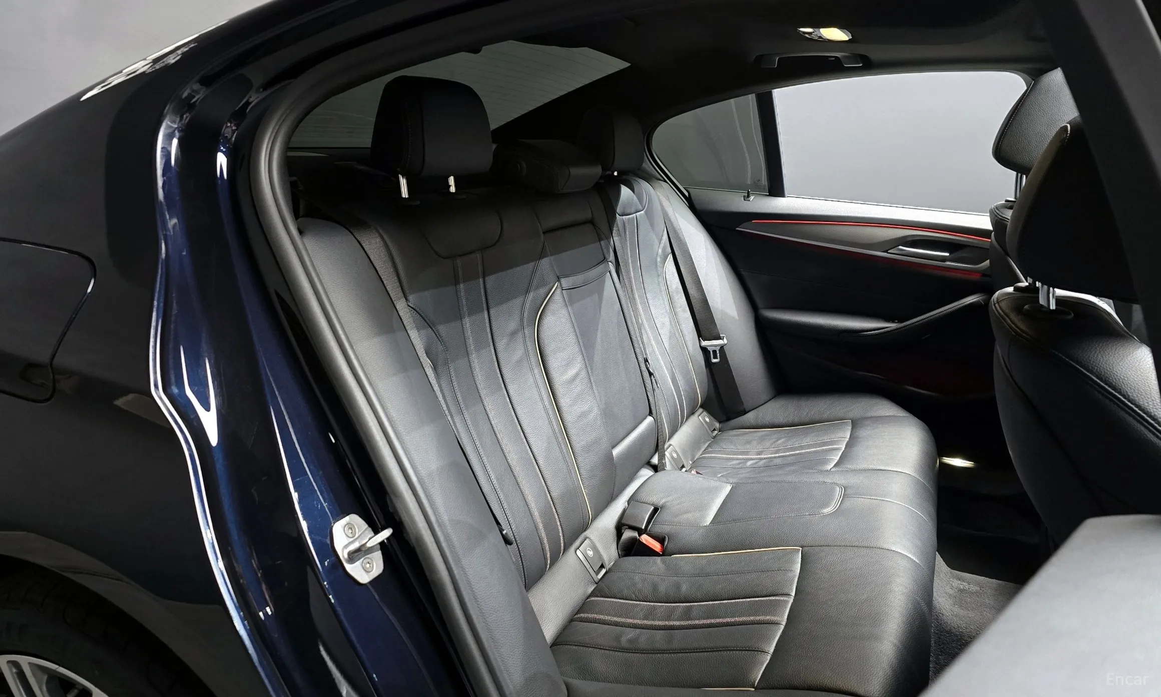 BMW 5 Series (G30) превью 12