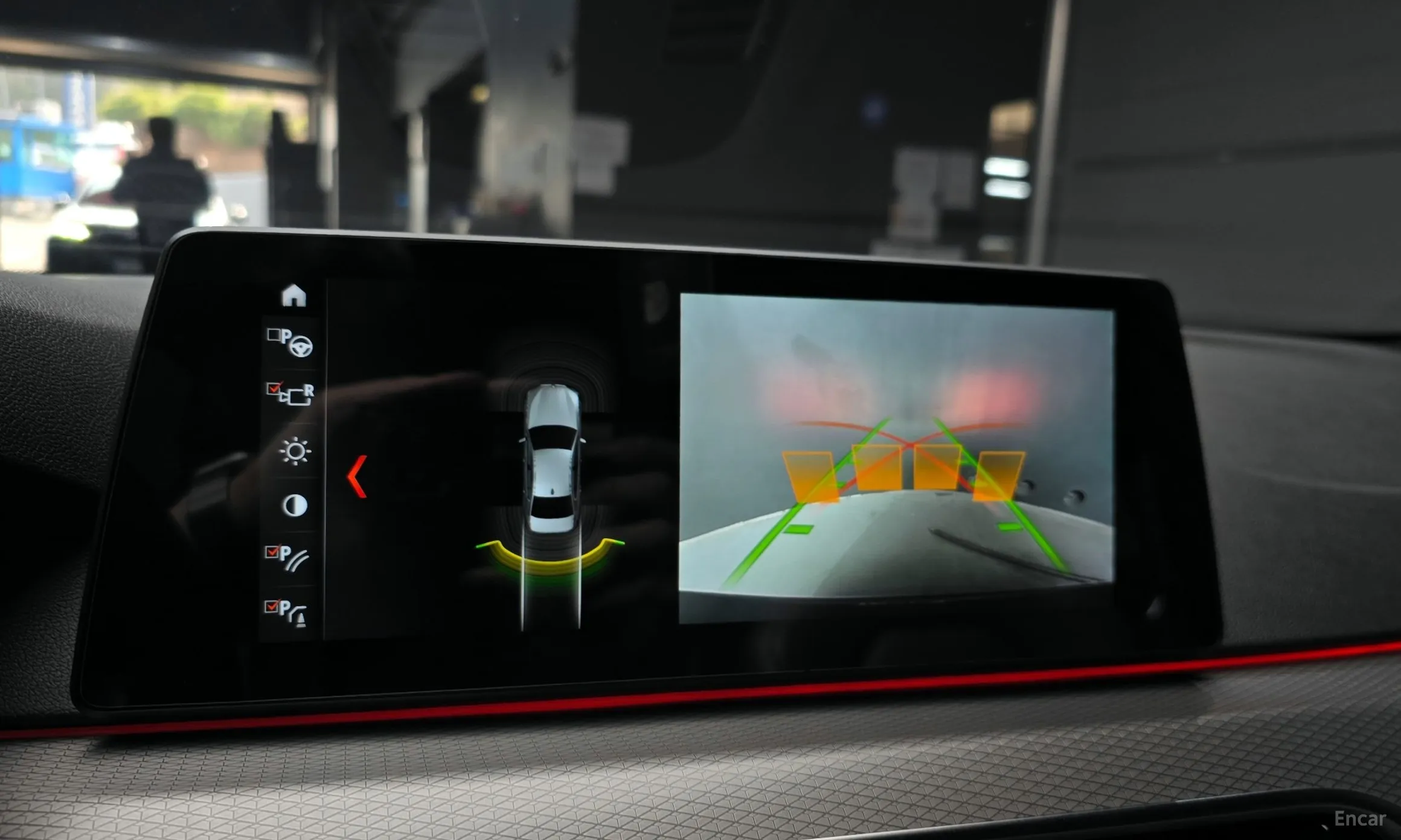 BMW 5 Series (G30) превью 15