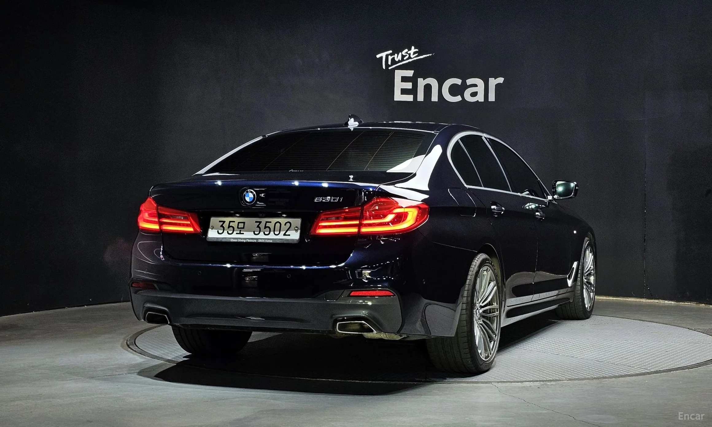 BMW 5 Series (G30) превью 2