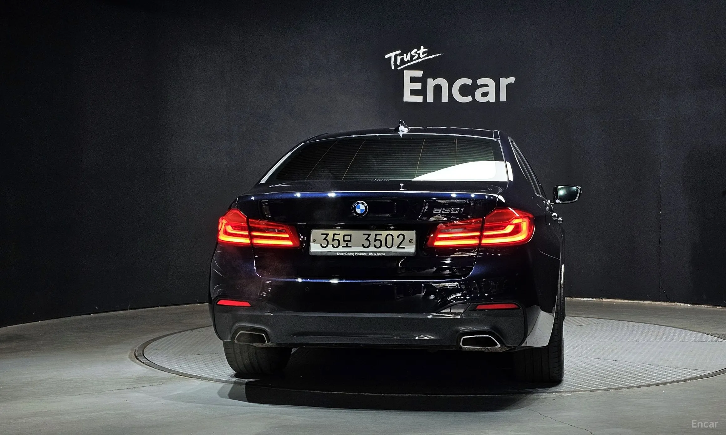 BMW 5 Series (G30) превью 4