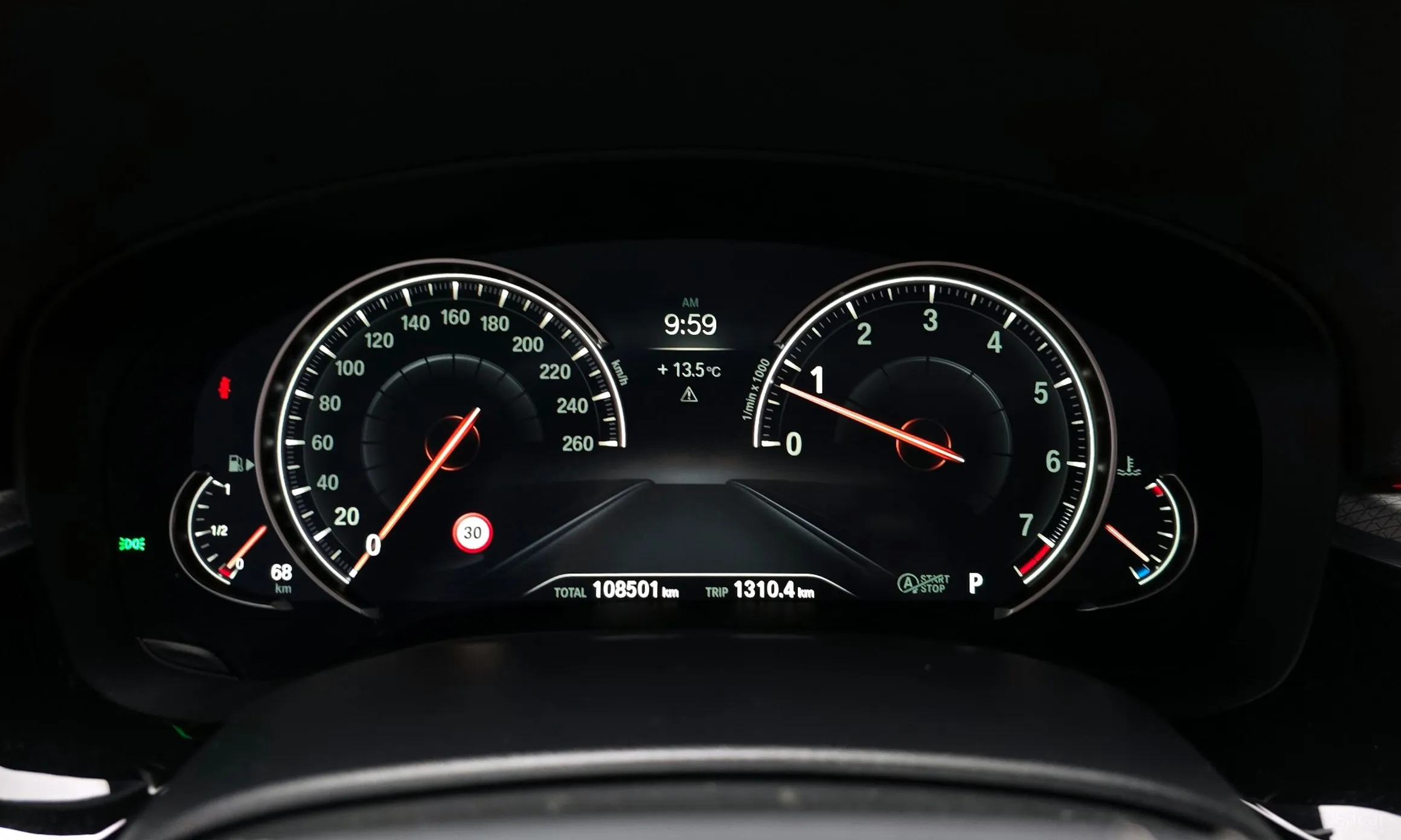 BMW 5 Series (G30) превью 8