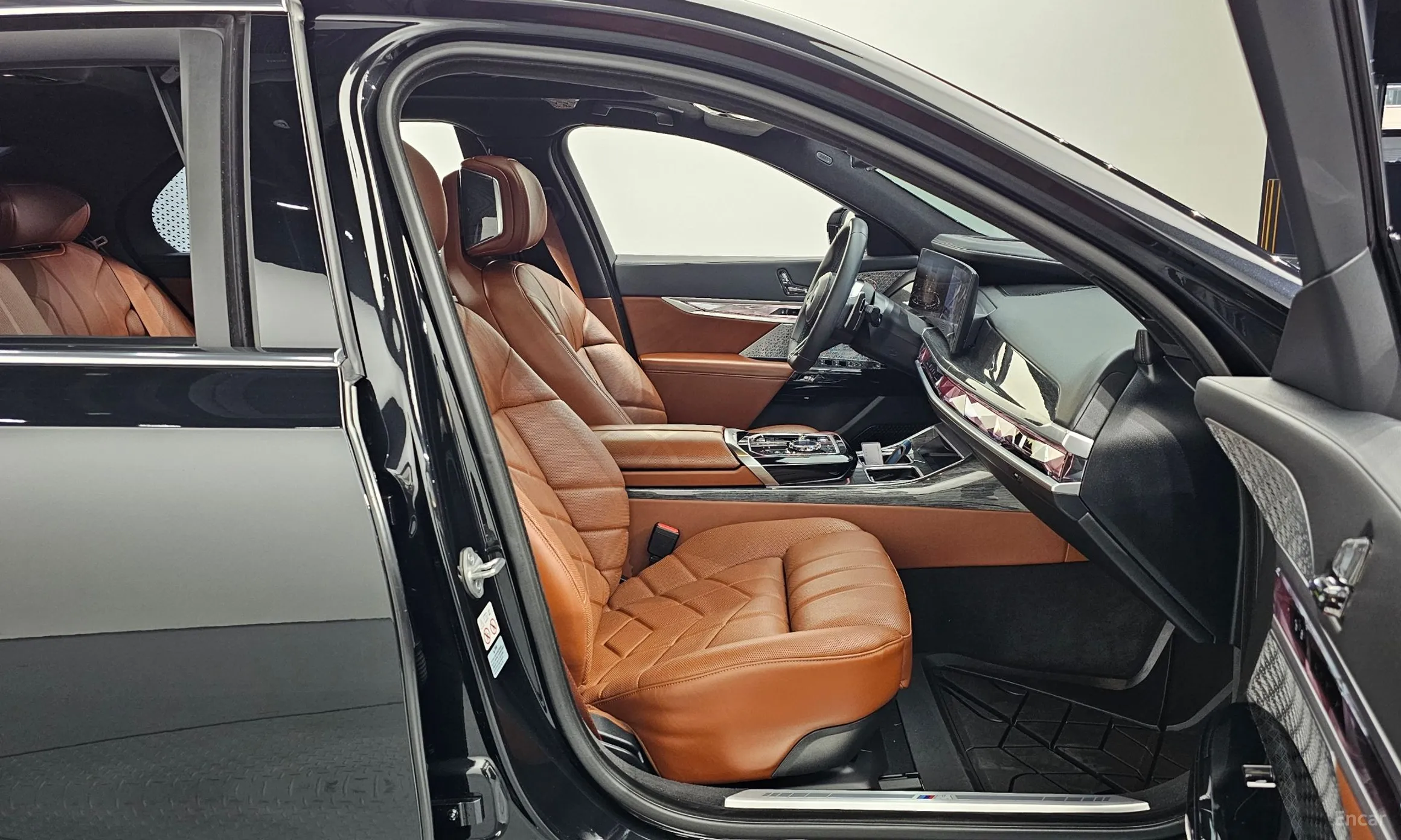 BMW 7 Series (G70) превью 10