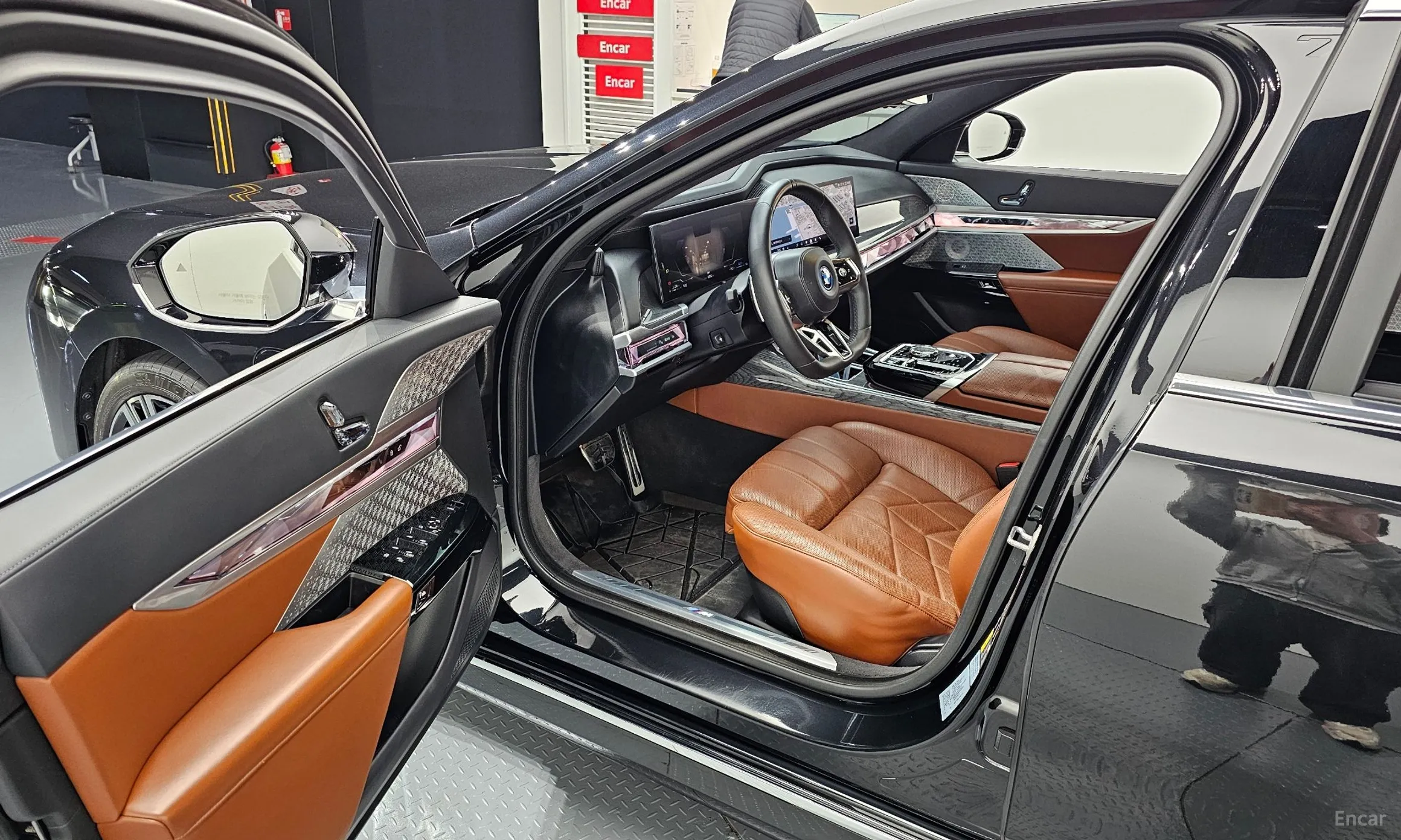BMW 7 Series (G70) превью 11