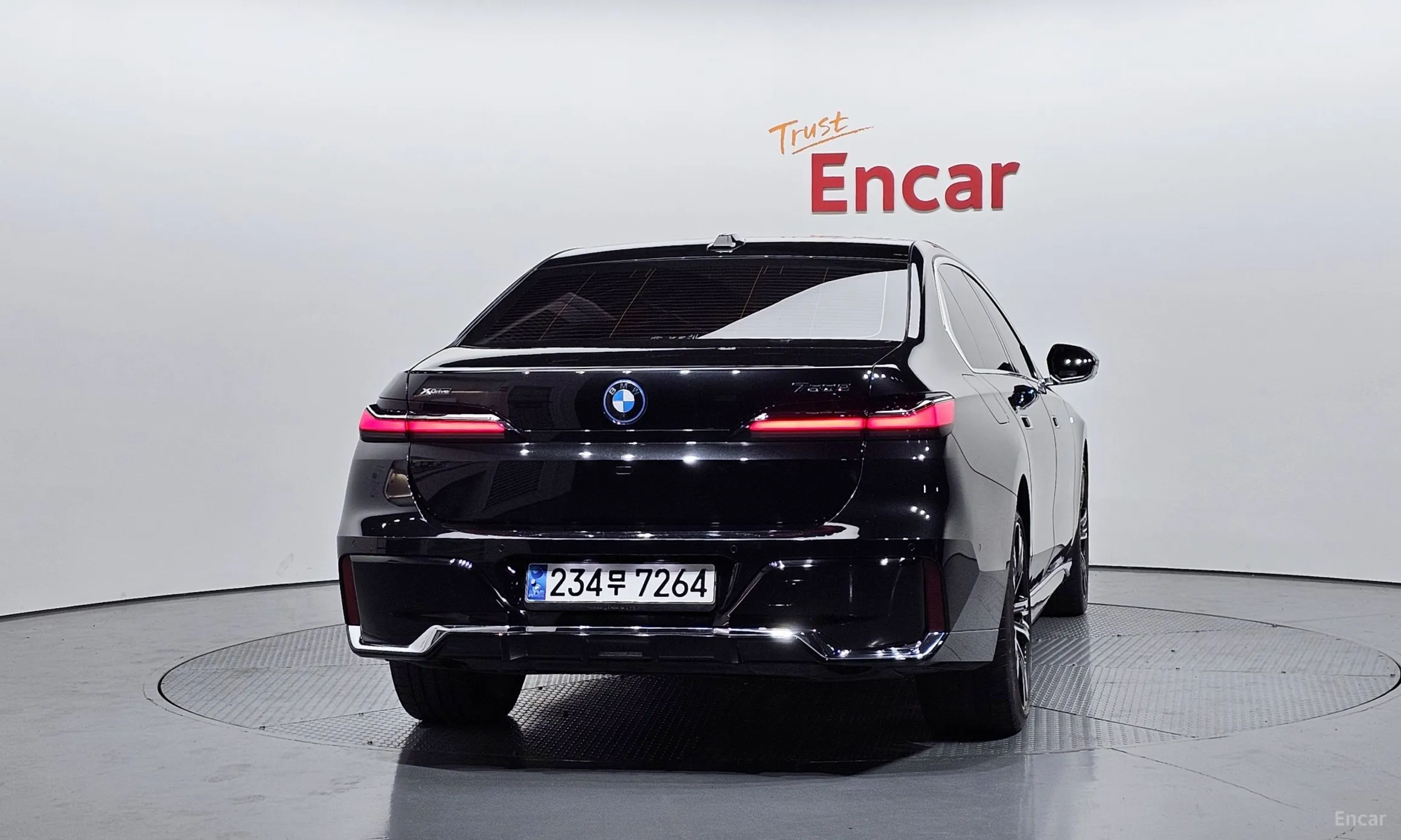 BMW 7 Series (G70) превью 4