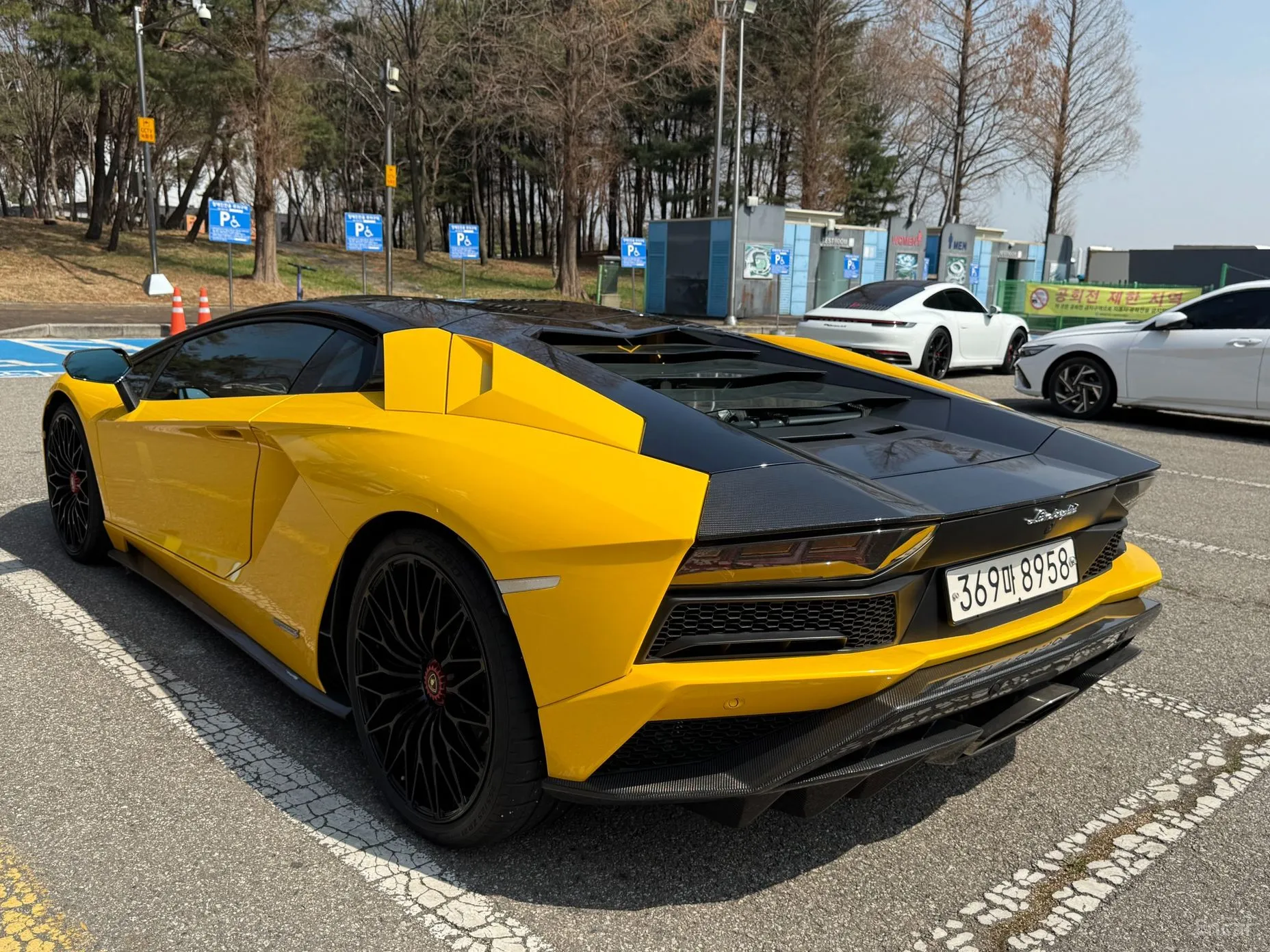 Lamborghini Aventador превью 8