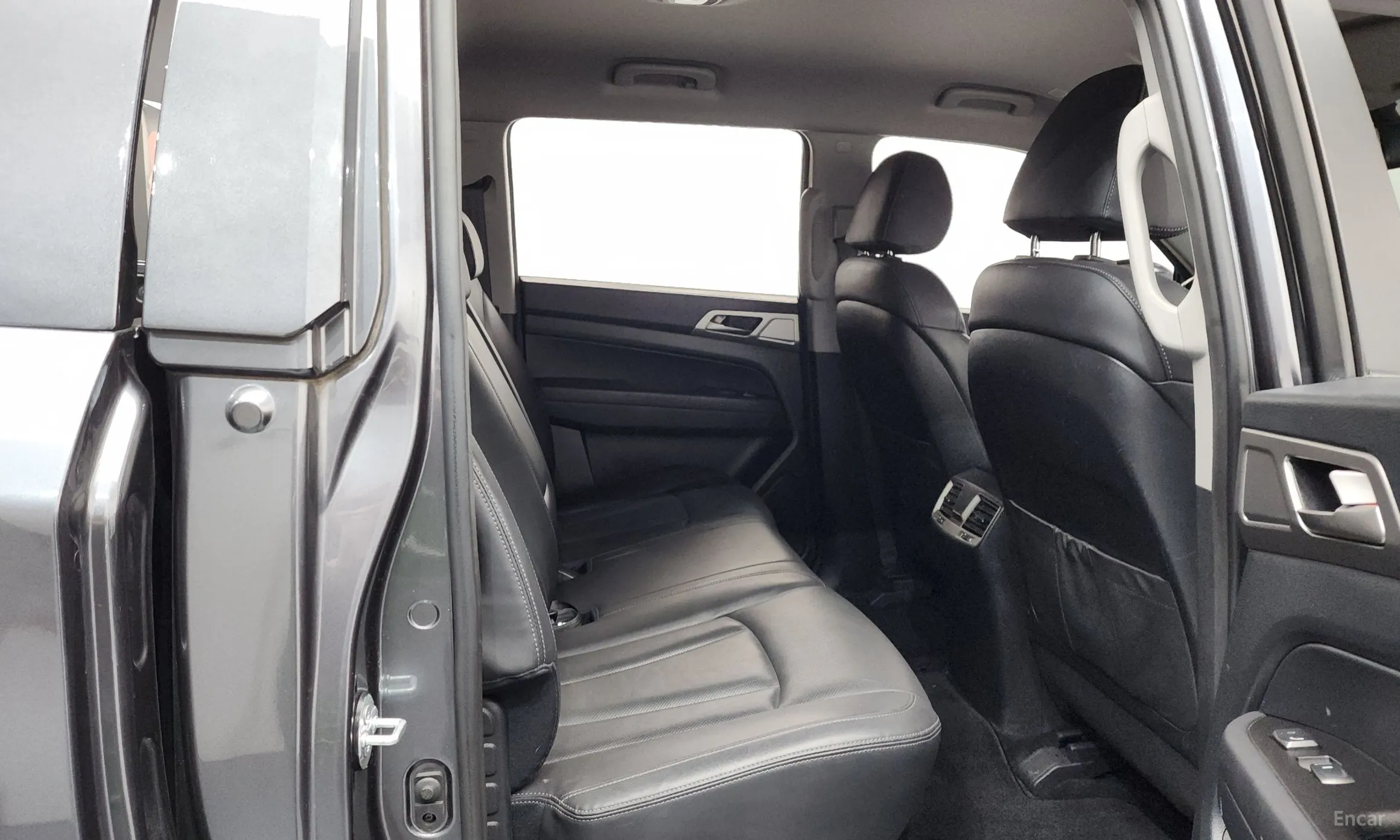KG Mobility (SsangYong) Rexton Sports превью 12