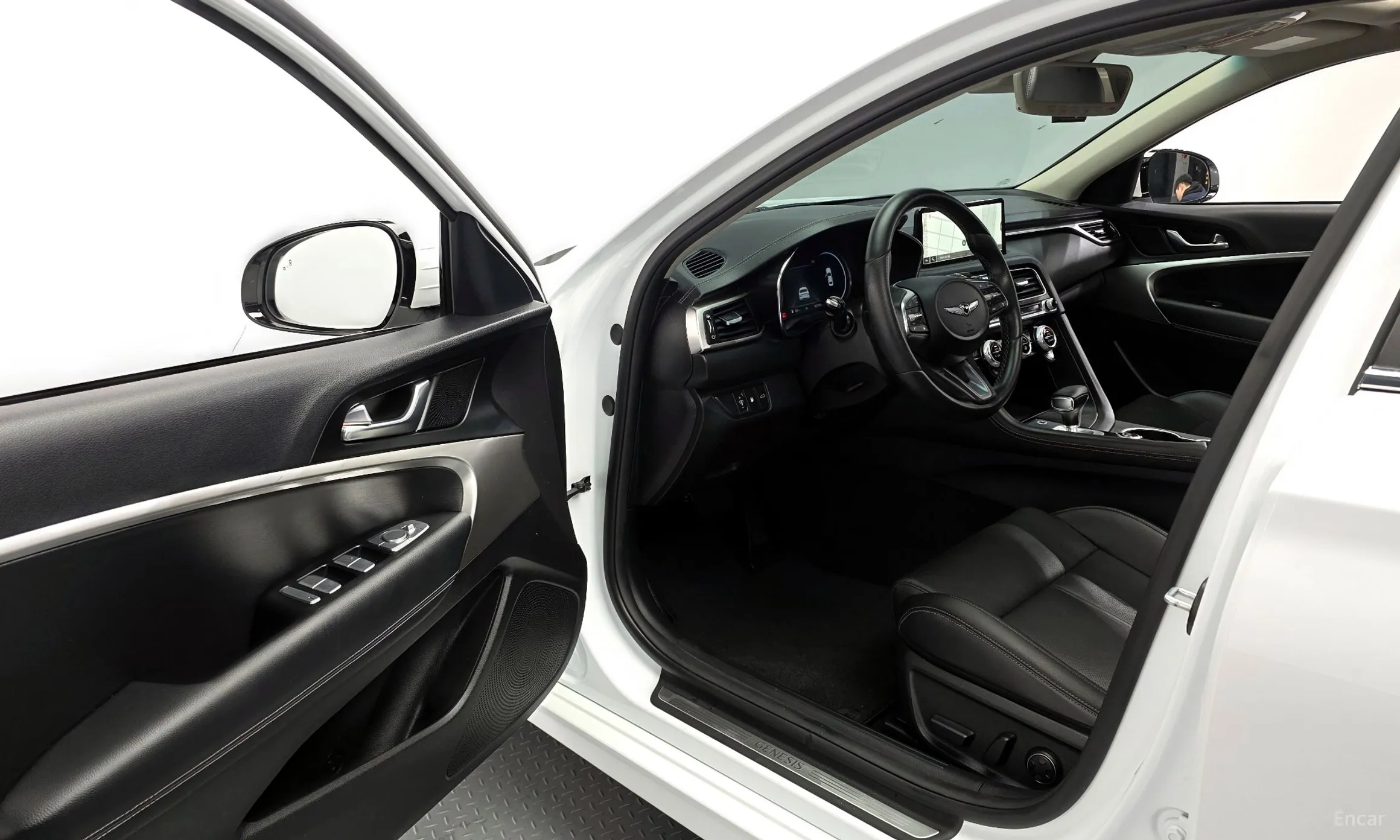 Genesis G70 превью 10