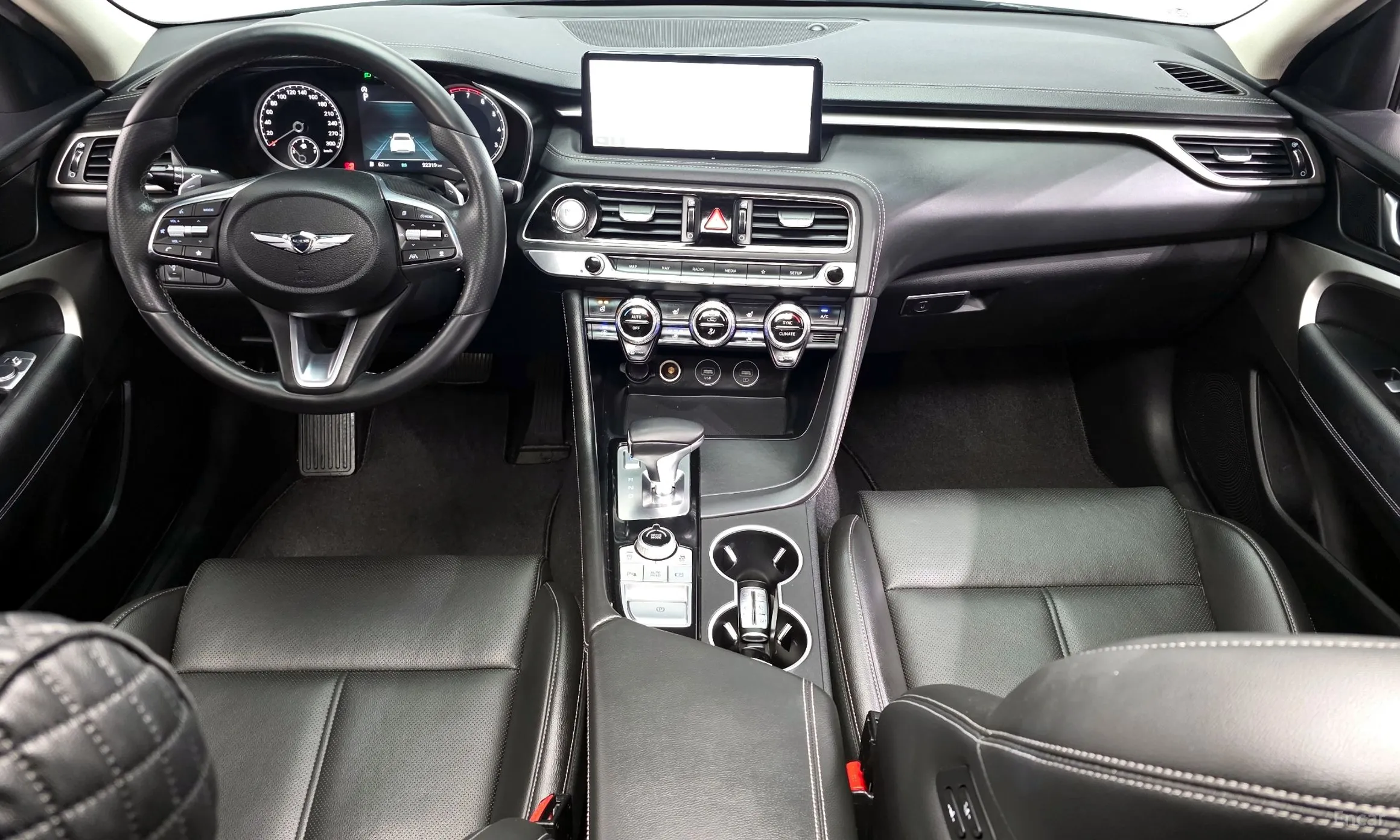 Genesis G70 превью 7