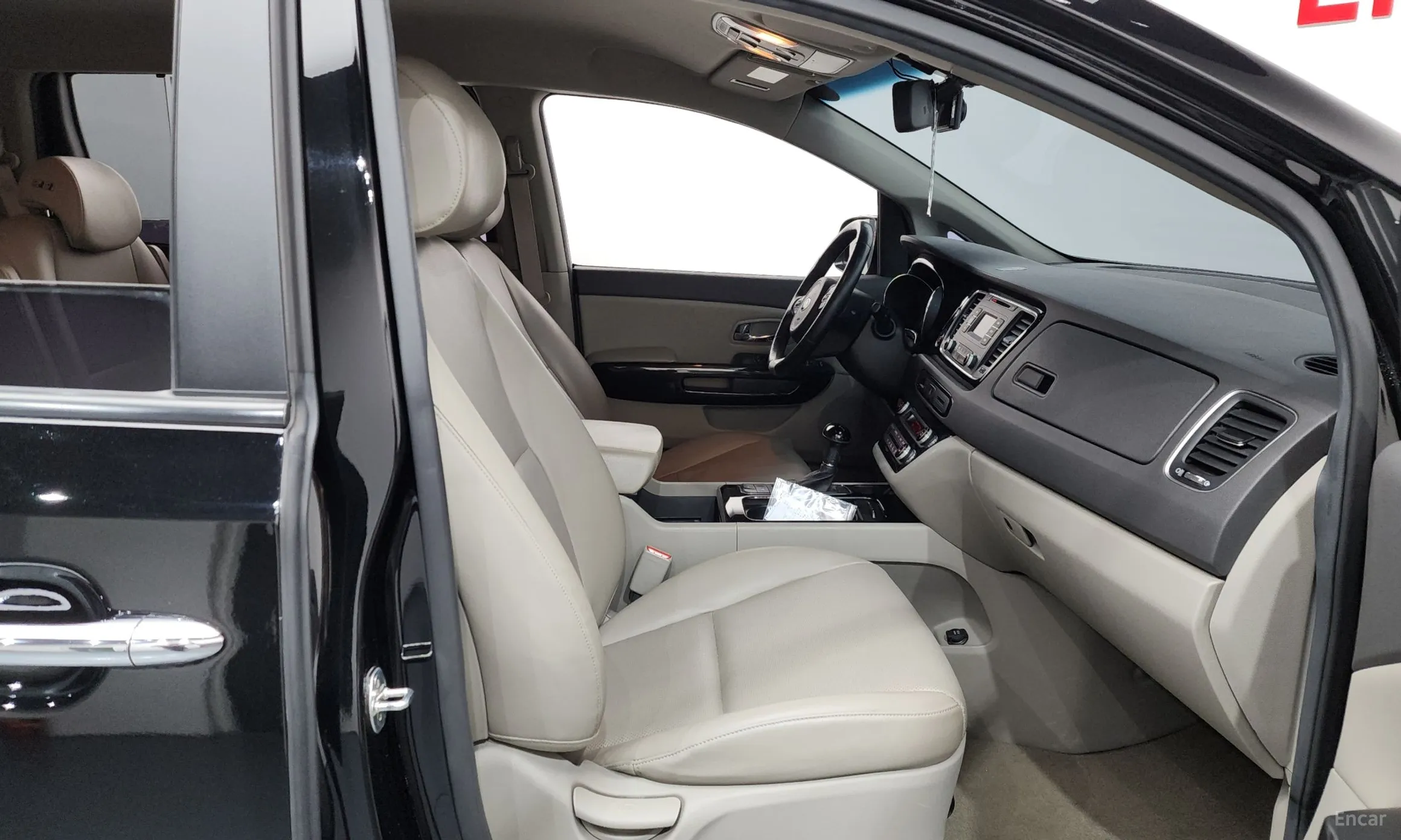 Kia Carnival превью 11