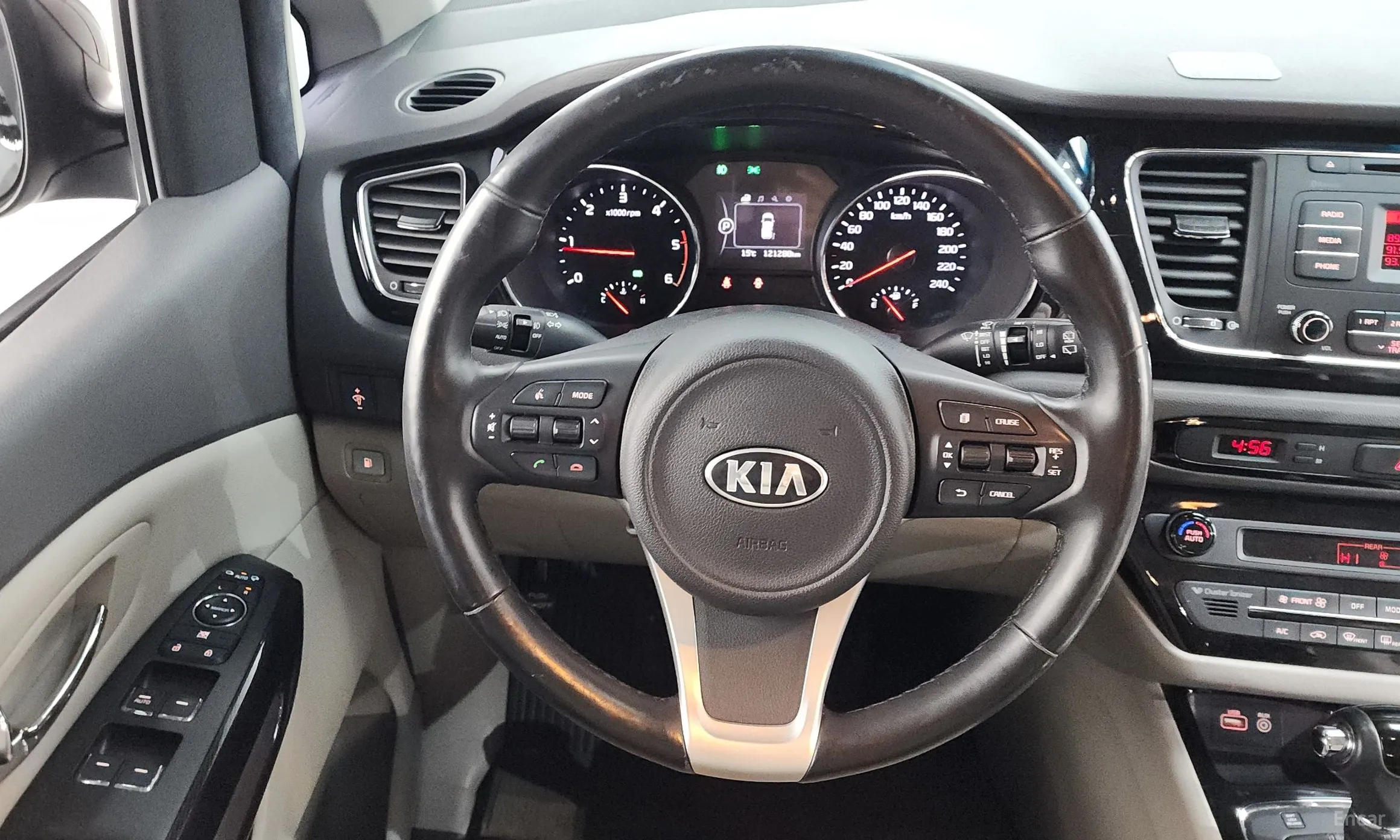 Kia Carnival превью 13