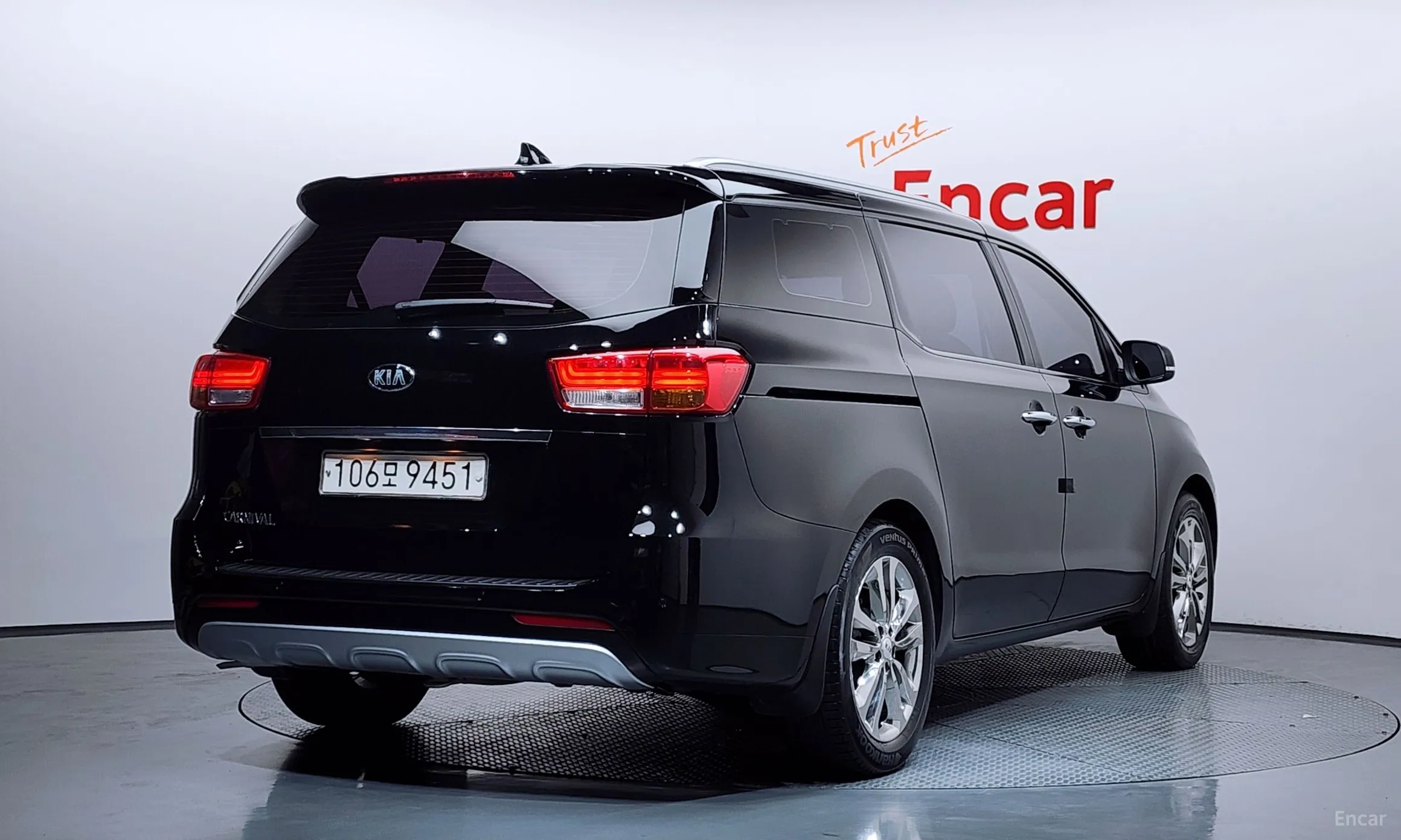 Kia Carnival превью 2