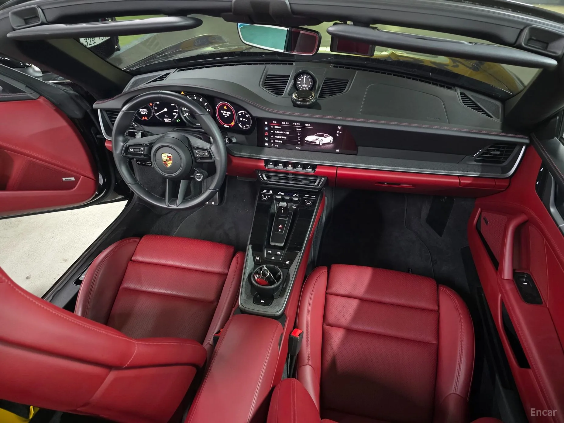 Porsche 911 (992) превью 13