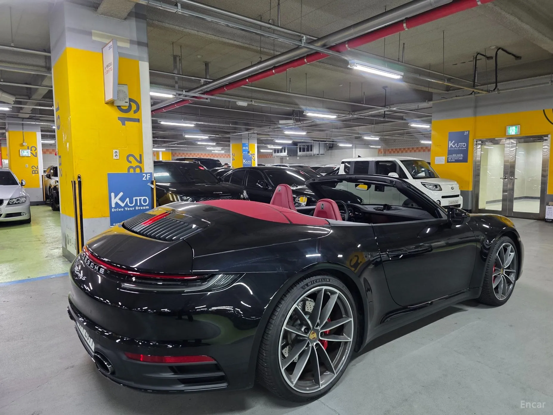 Porsche 911 (992) превью 8