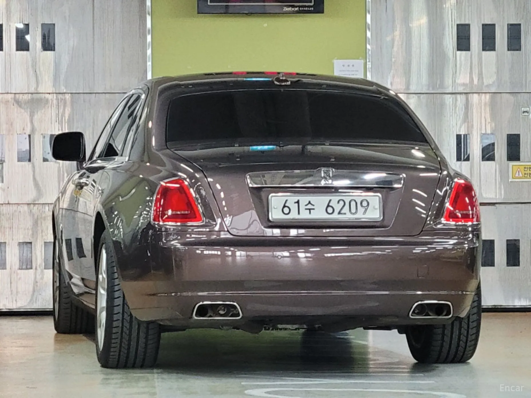Rolls-Royce Ghost превью 3