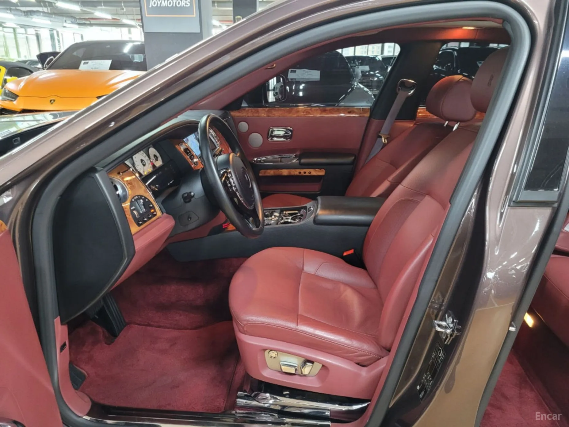 Rolls-Royce Ghost превью 6