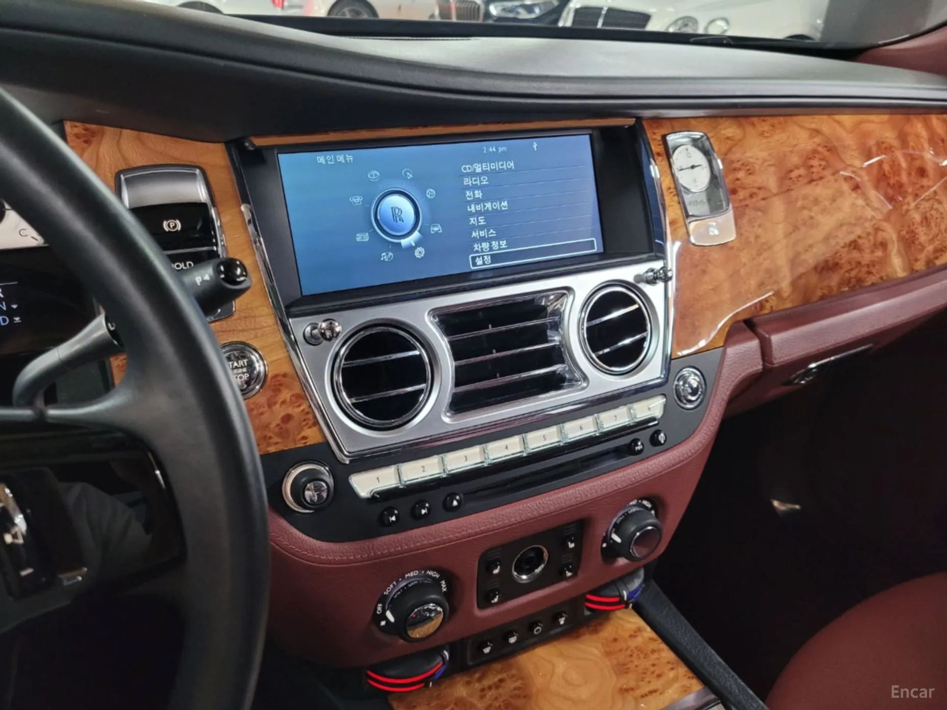 Rolls-Royce Ghost превью 9