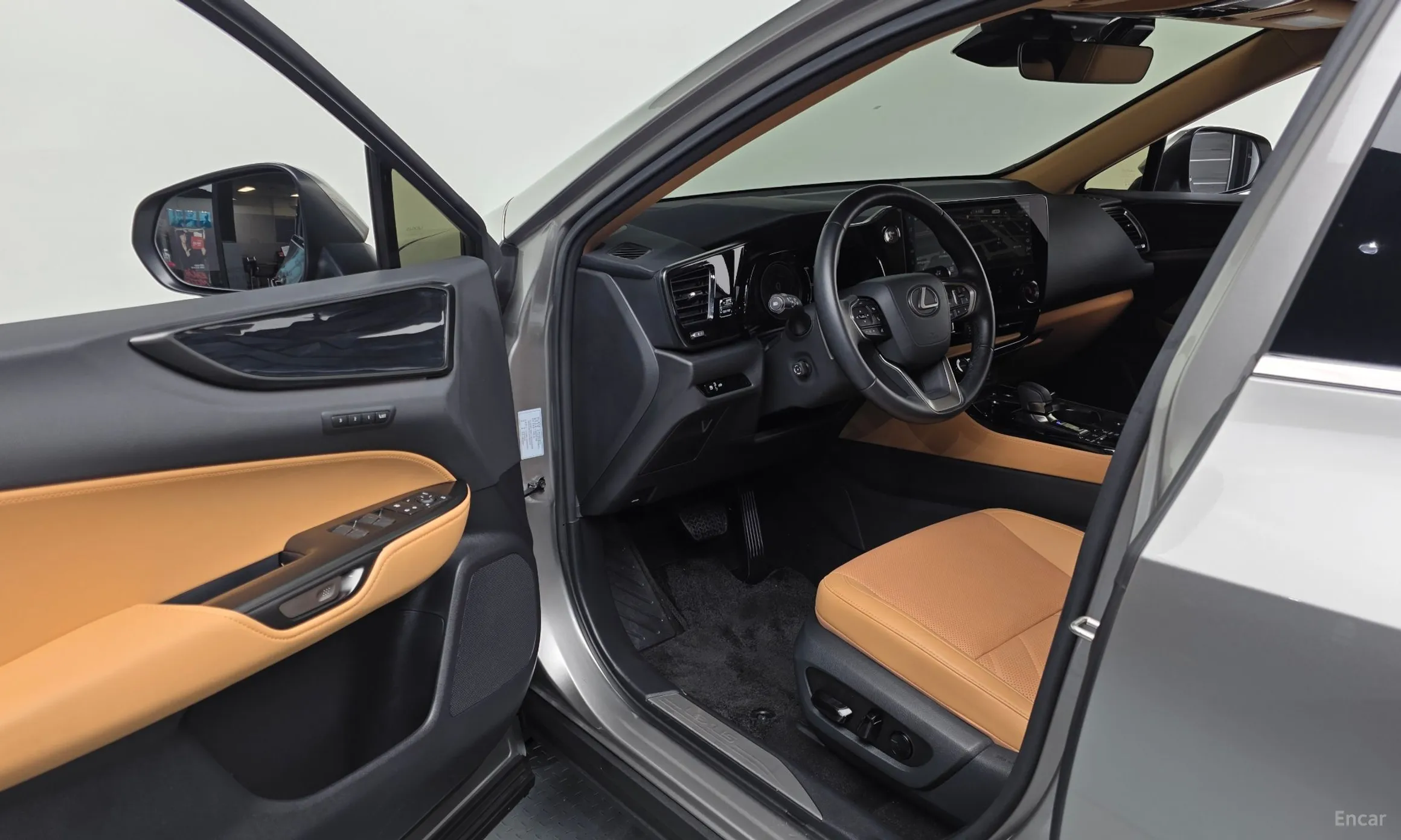 Lexus NX450h + 2nd Gen превью 10