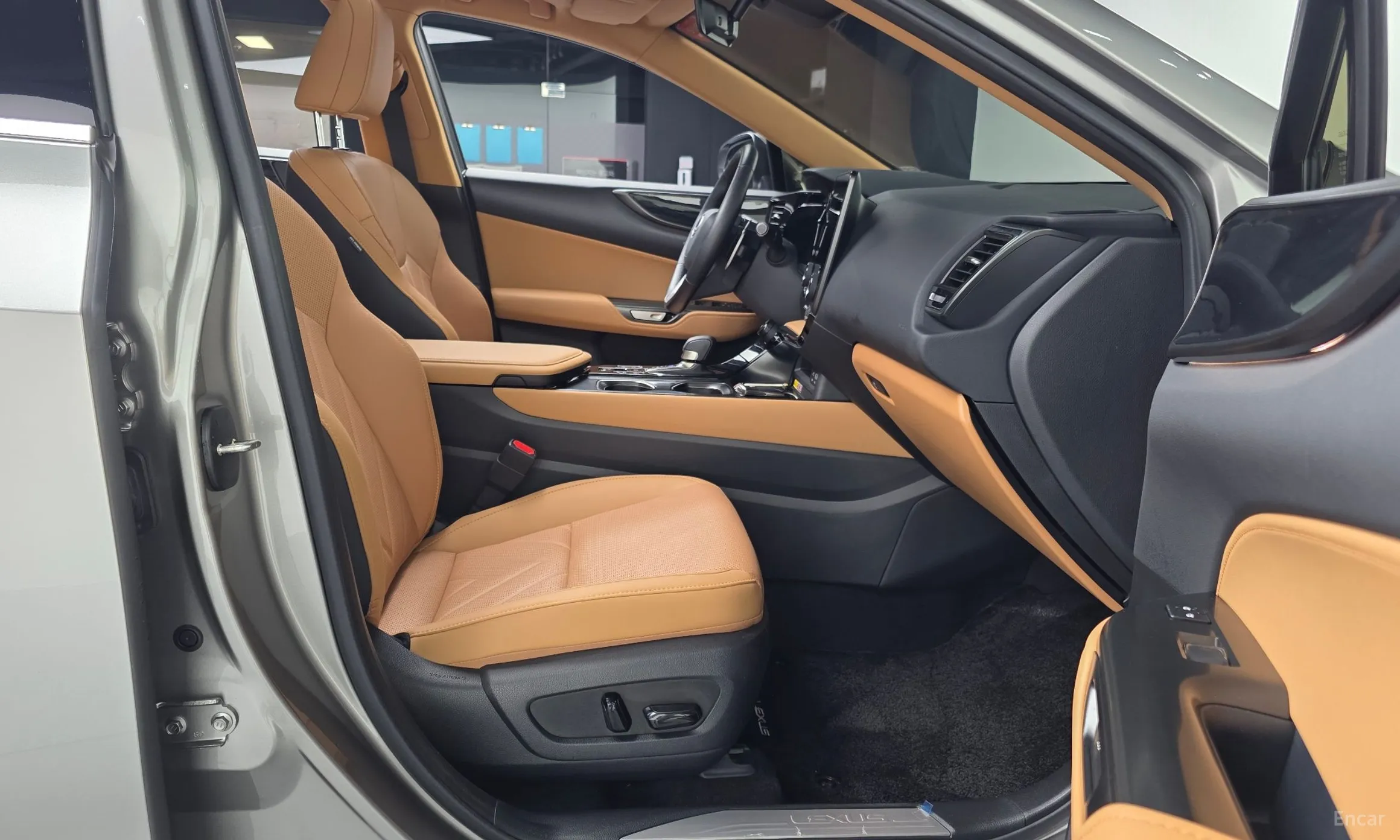 Lexus NX450h + 2nd Gen превью 11