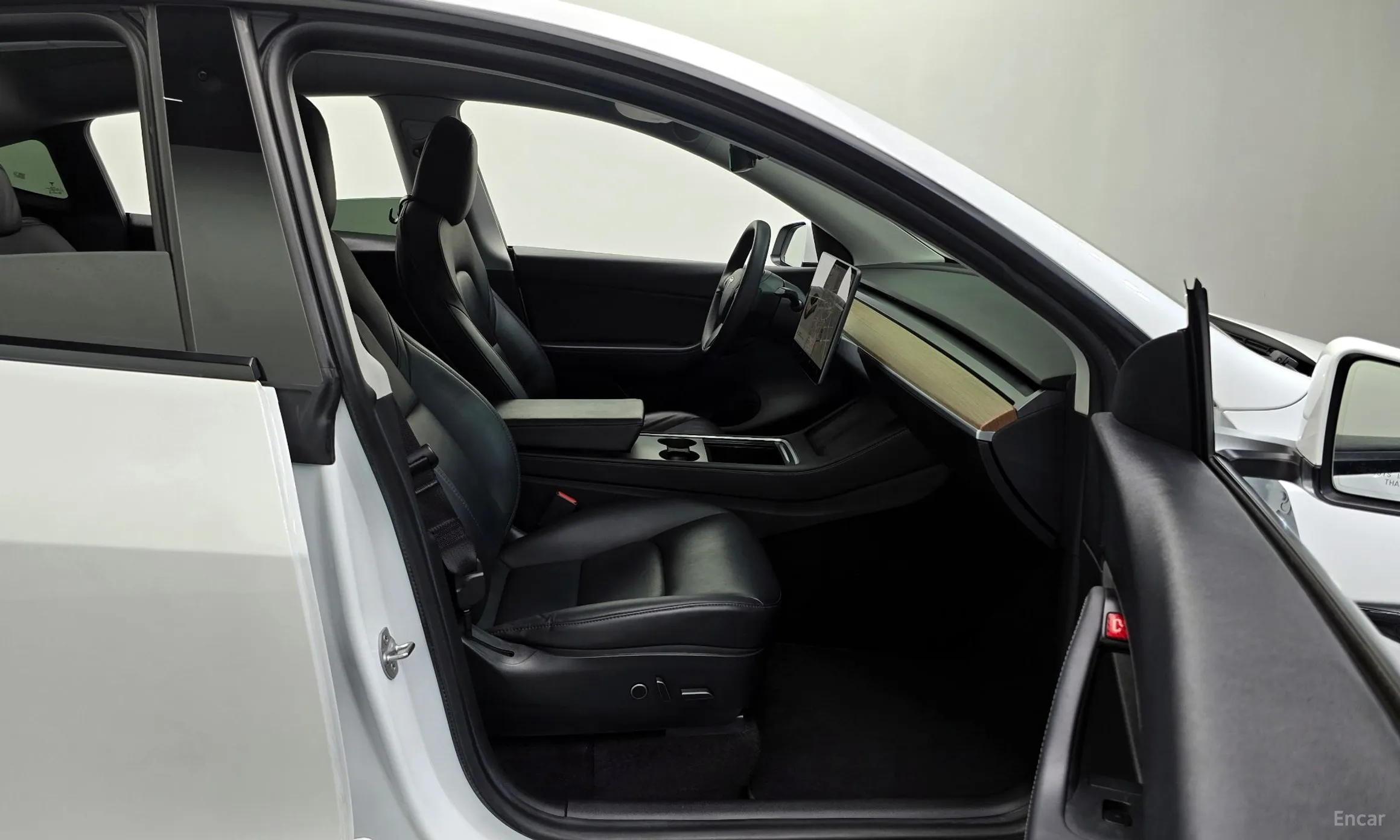 Tesla Model Y превью 10