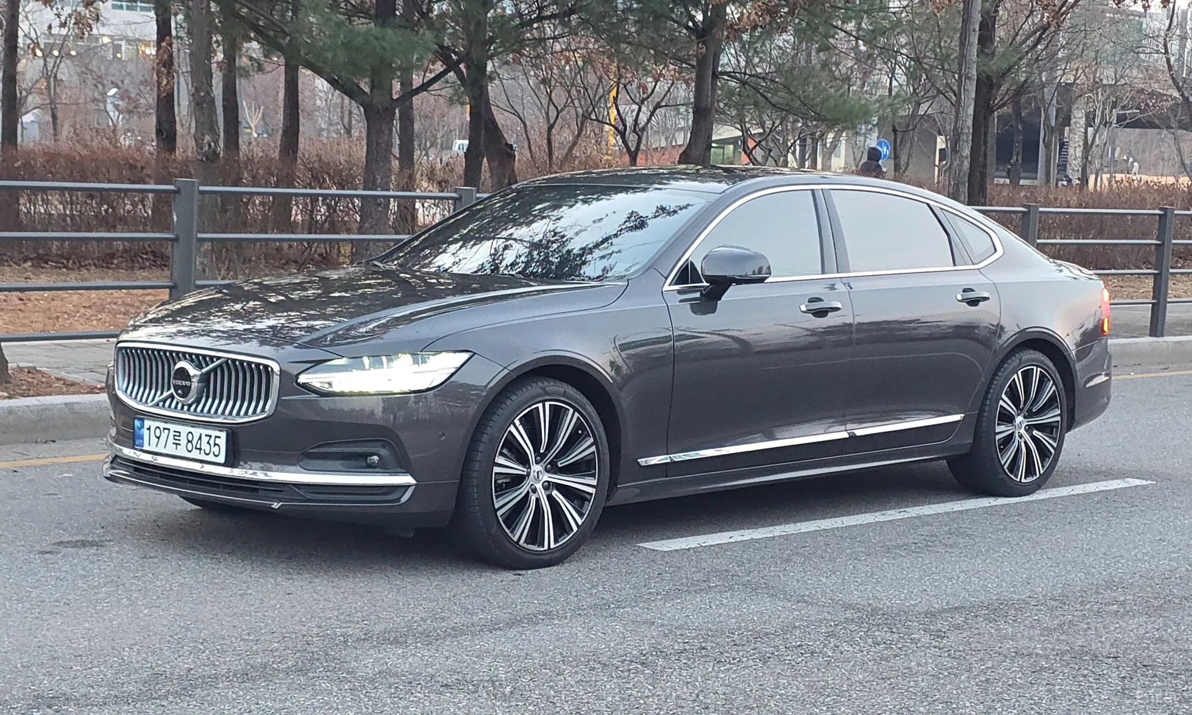 S90