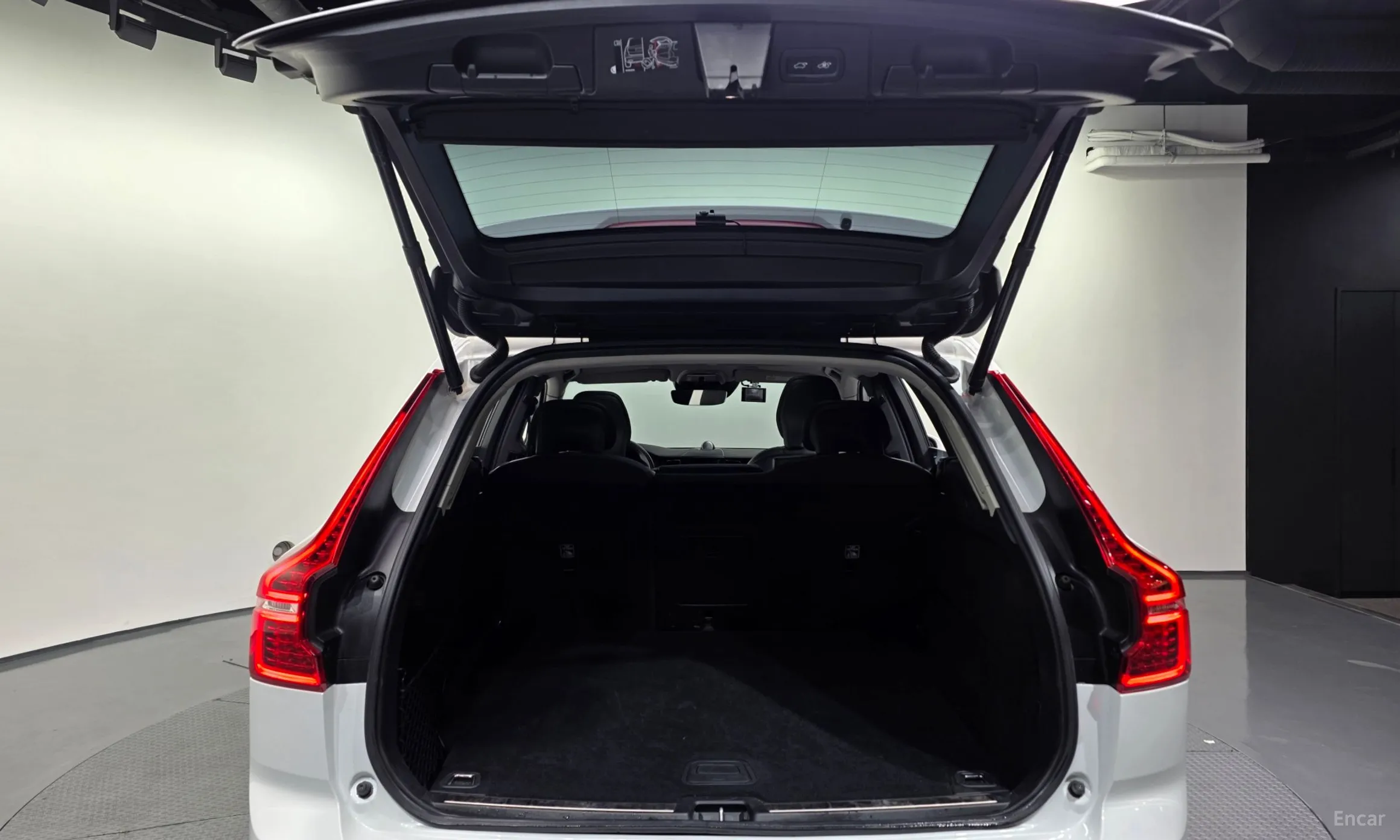 Volvo XC60 Gen 2 превью 20