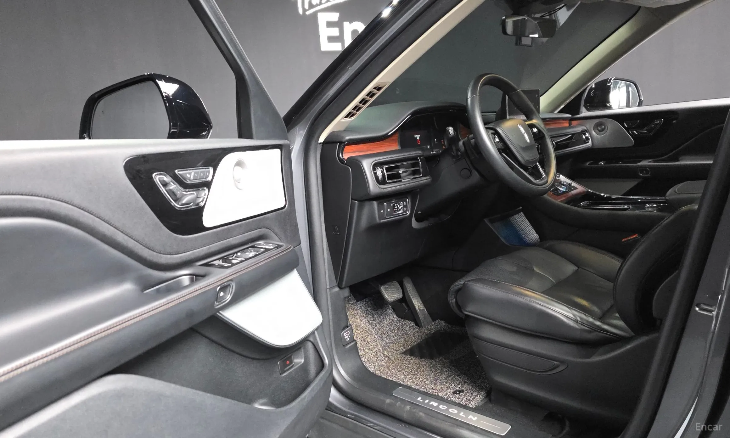 Lincoln Aviator 2nd Generation превью 10