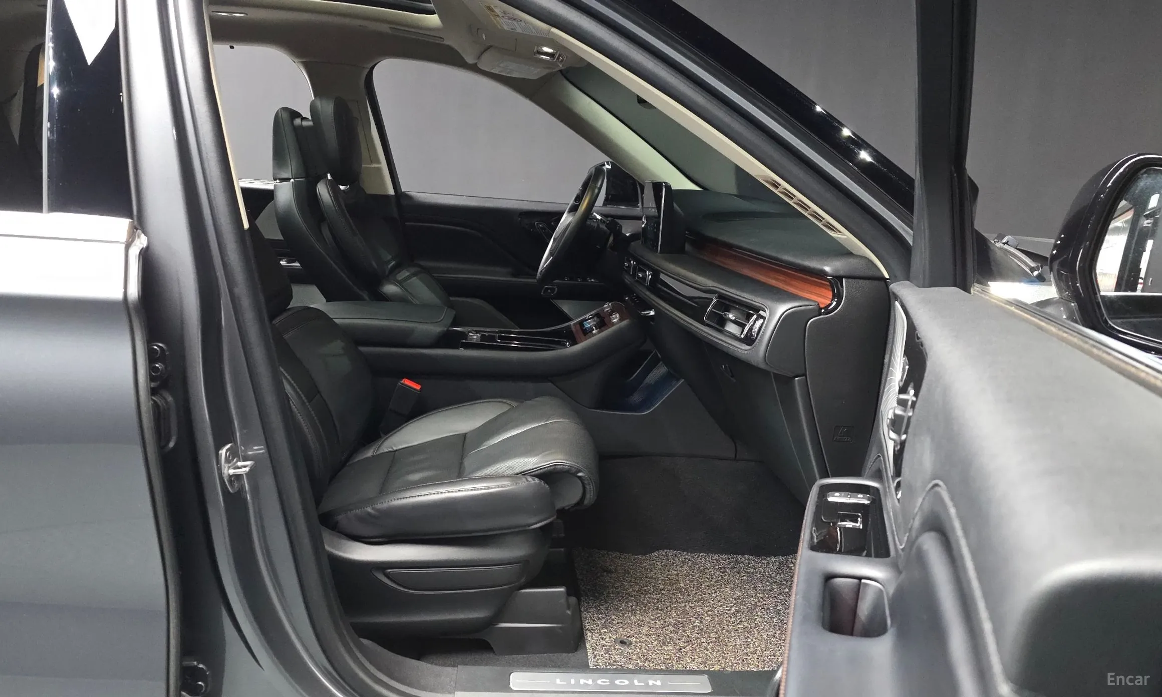 Lincoln Aviator 2nd Generation превью 11
