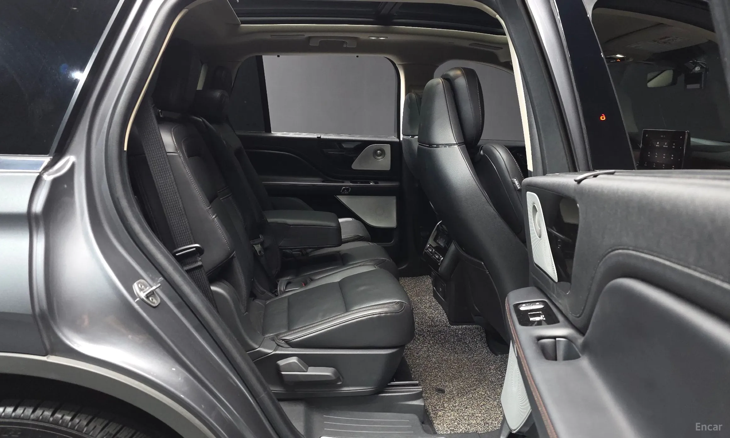 Lincoln Aviator 2nd Generation превью 12
