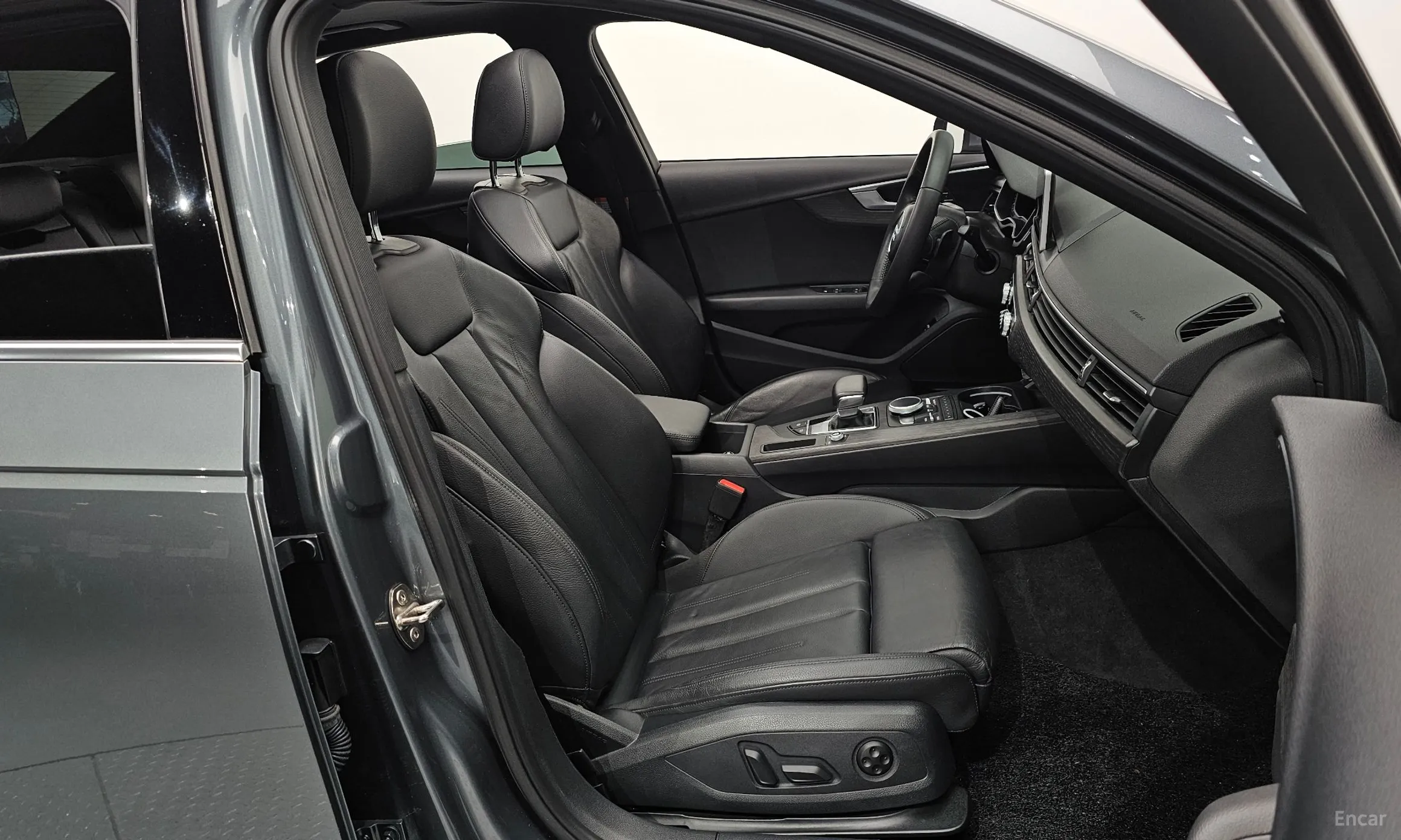 Audi A4 (B9) превью 10
