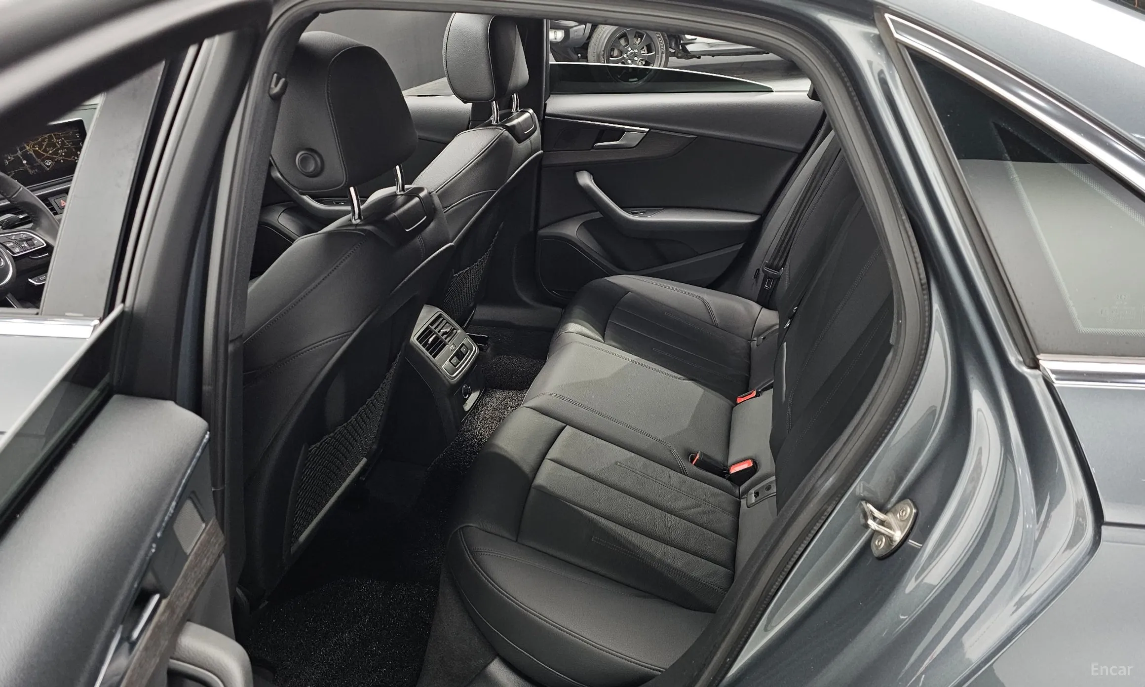 Audi A4 (B9) превью 12