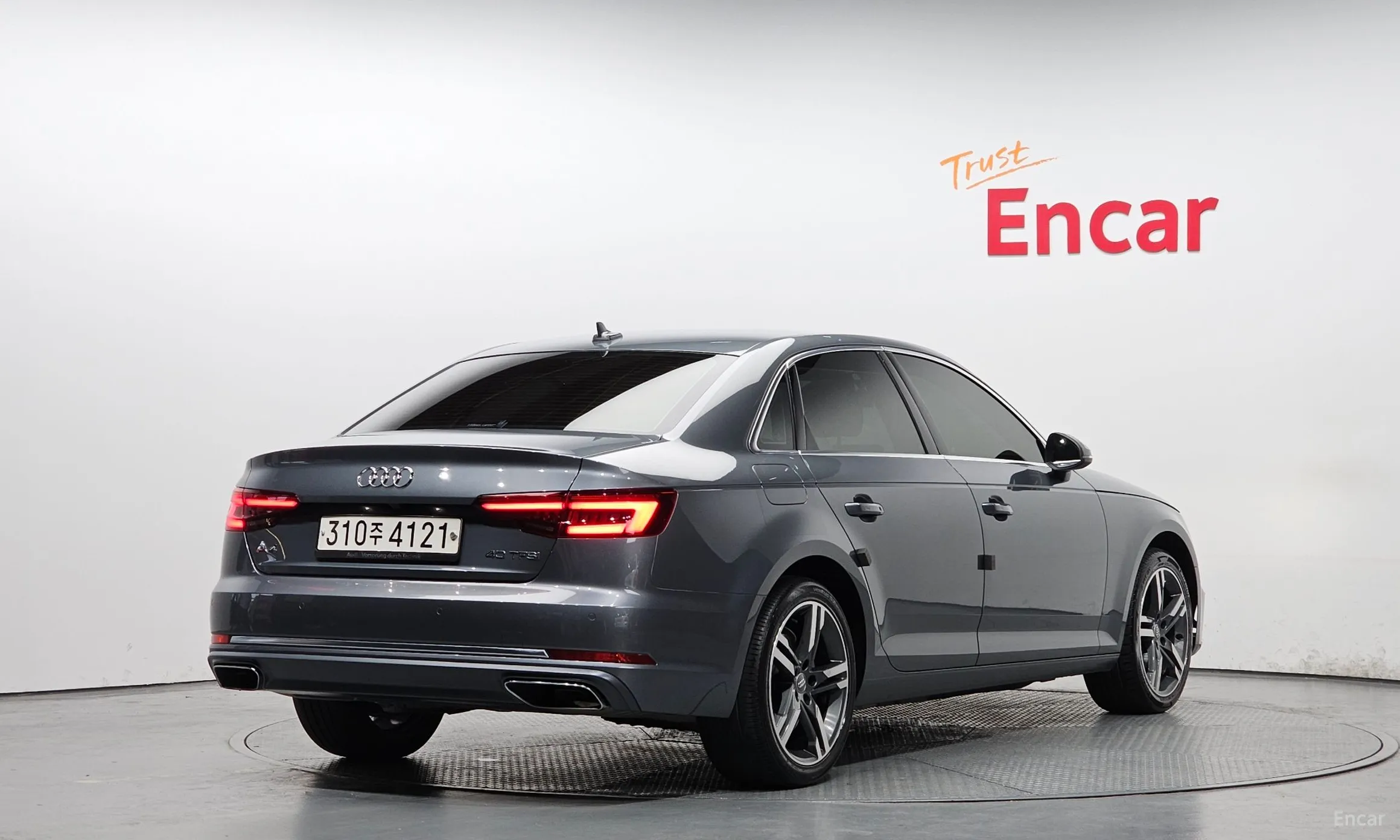 Audi A4 (B9) превью 2