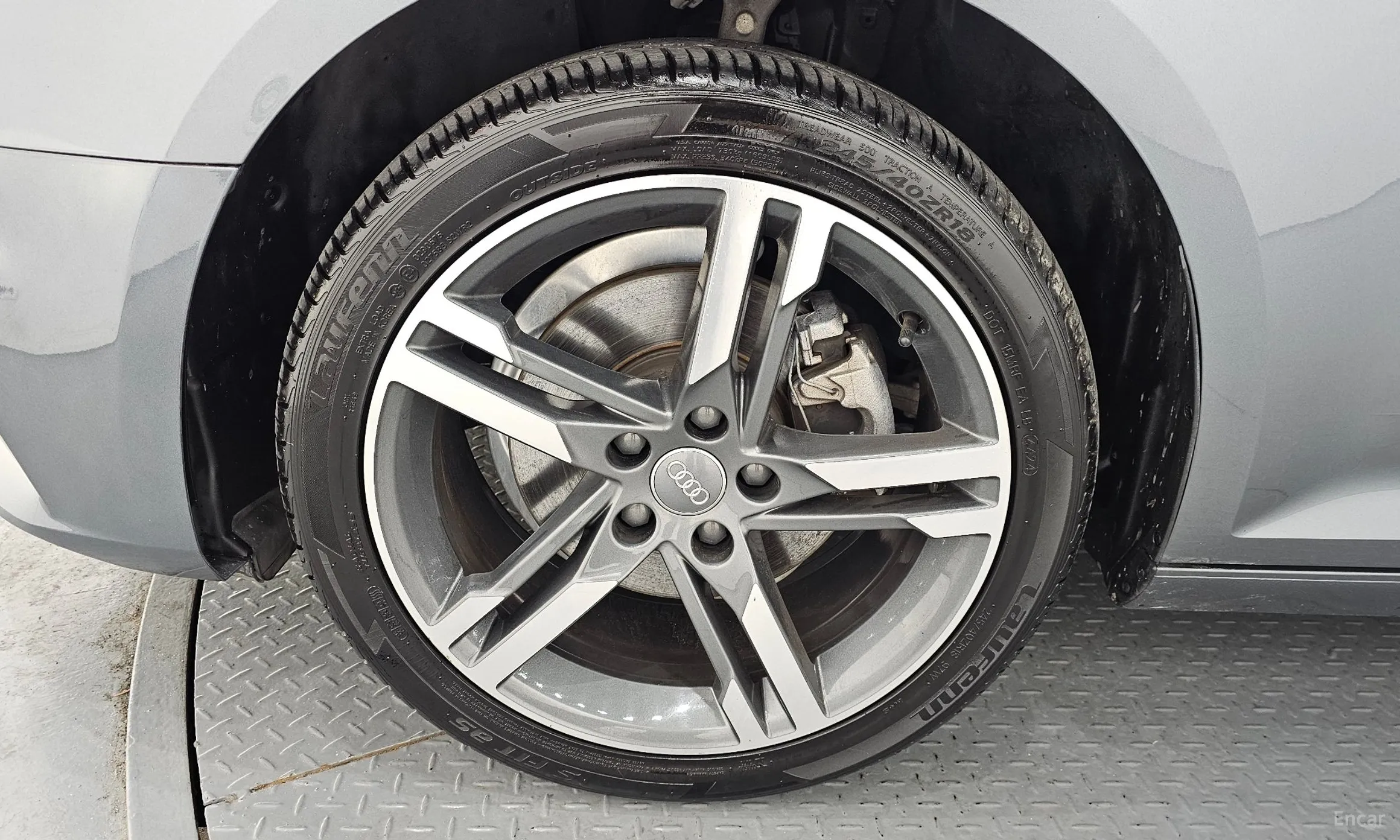 Audi A4 (B9) превью 5