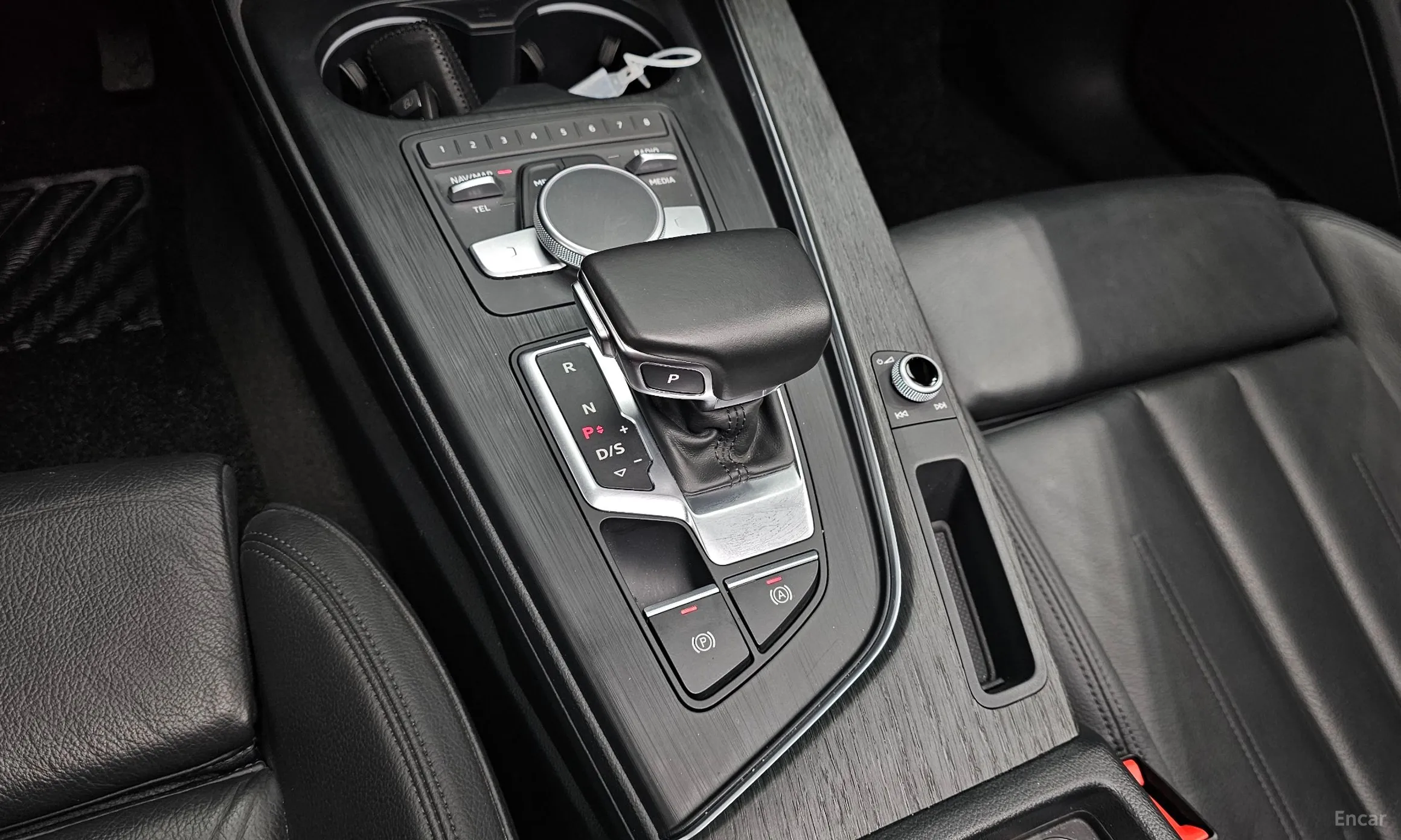 Audi A4 (B9) превью 9