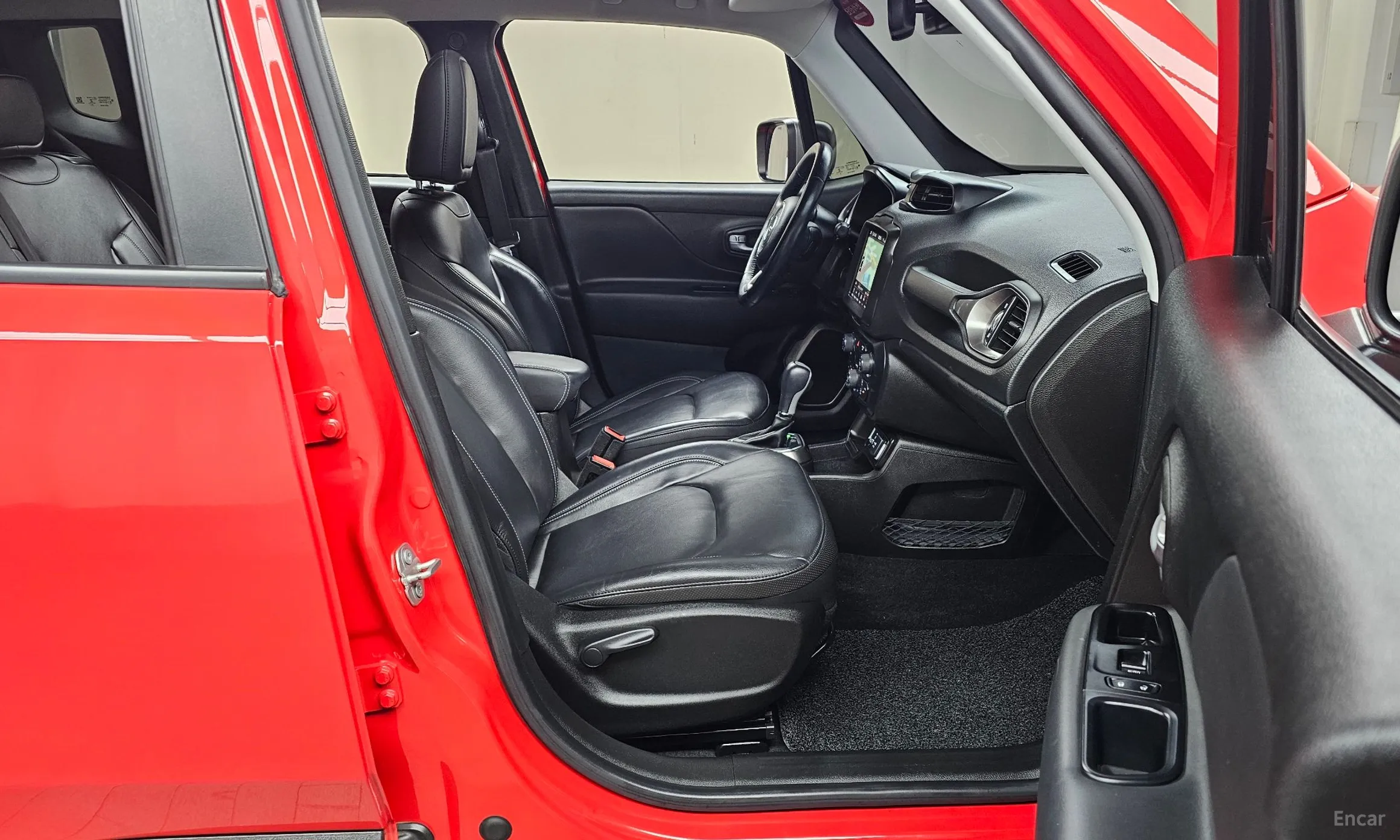 Jeep Renegade превью 11